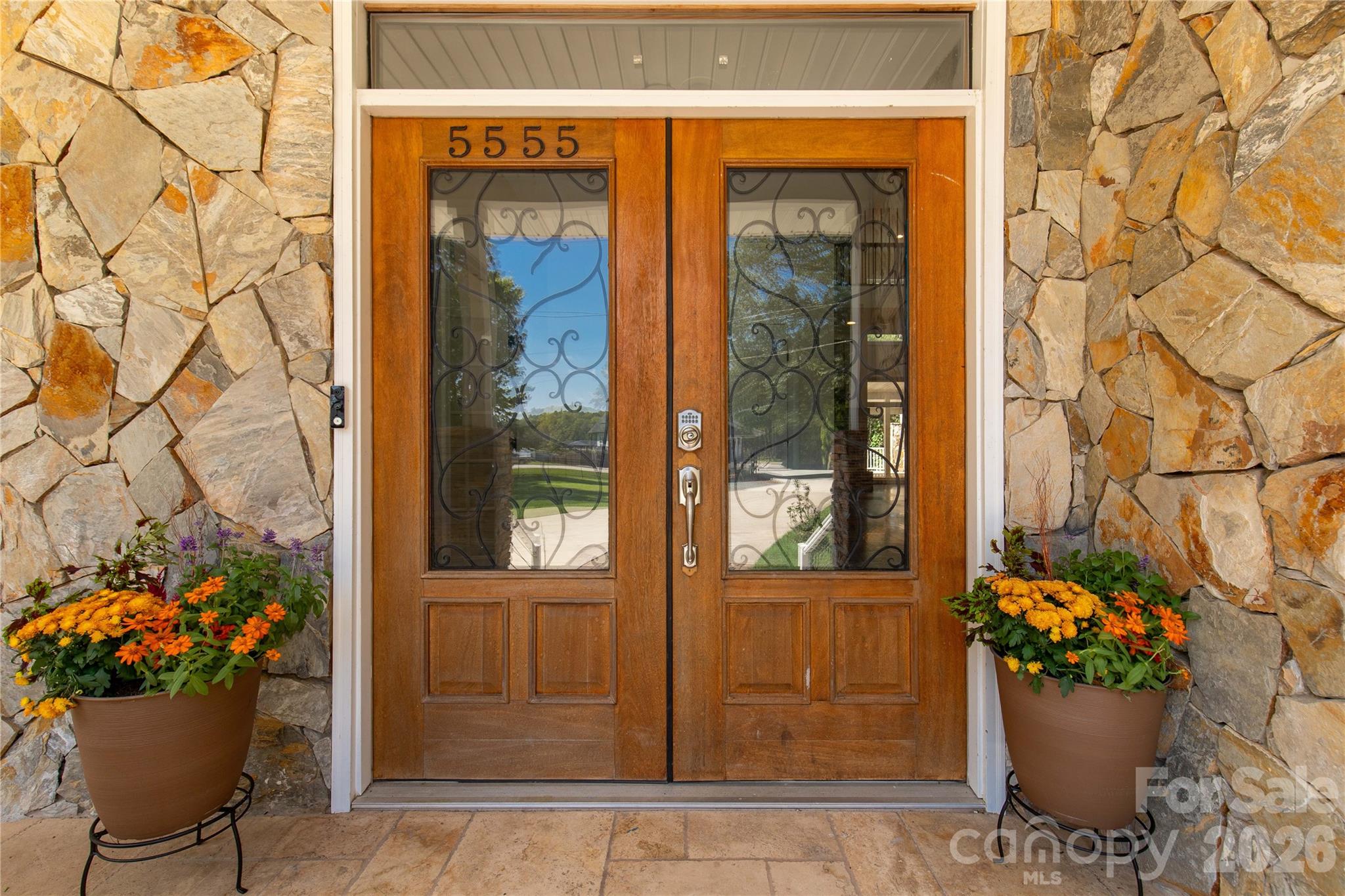 main property photo 4
