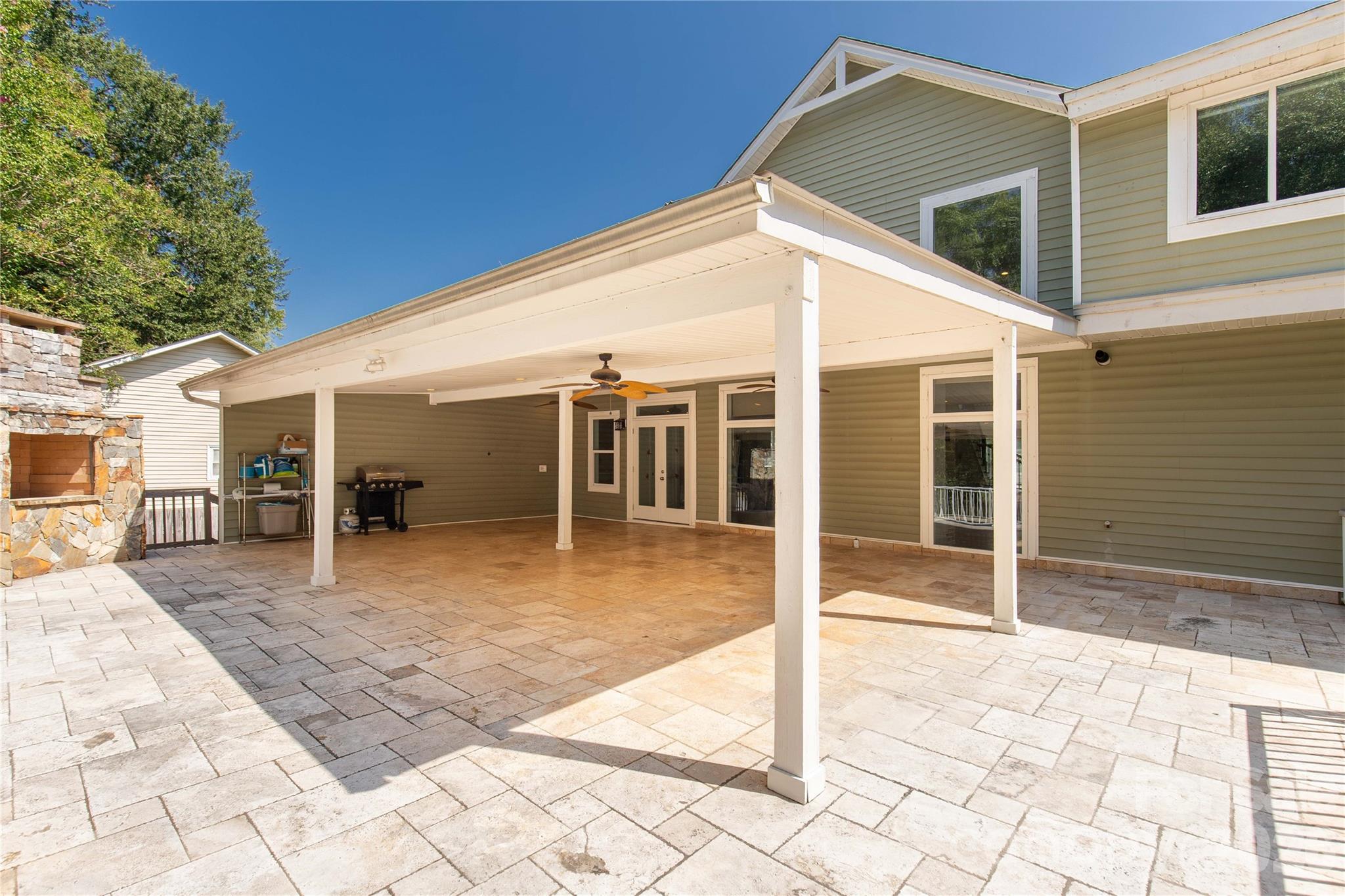 main property photo 40