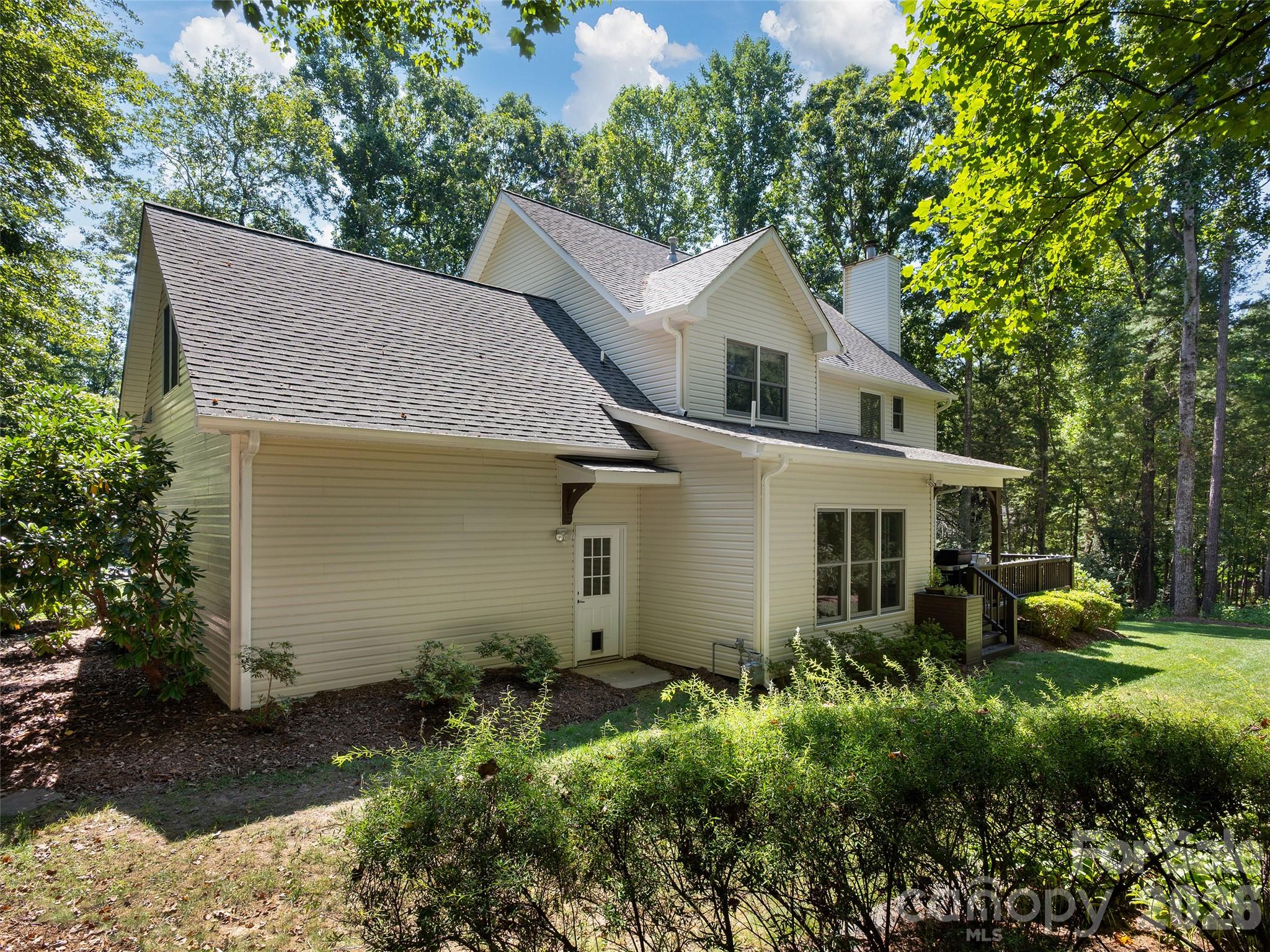 main property photo 41