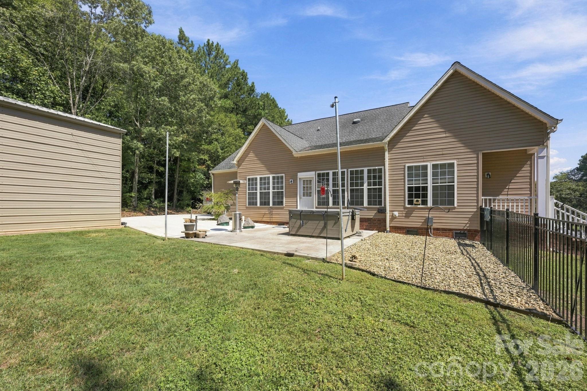 main property photo 41