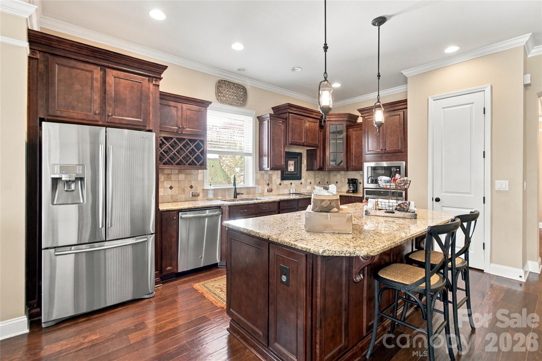 main property photo 12