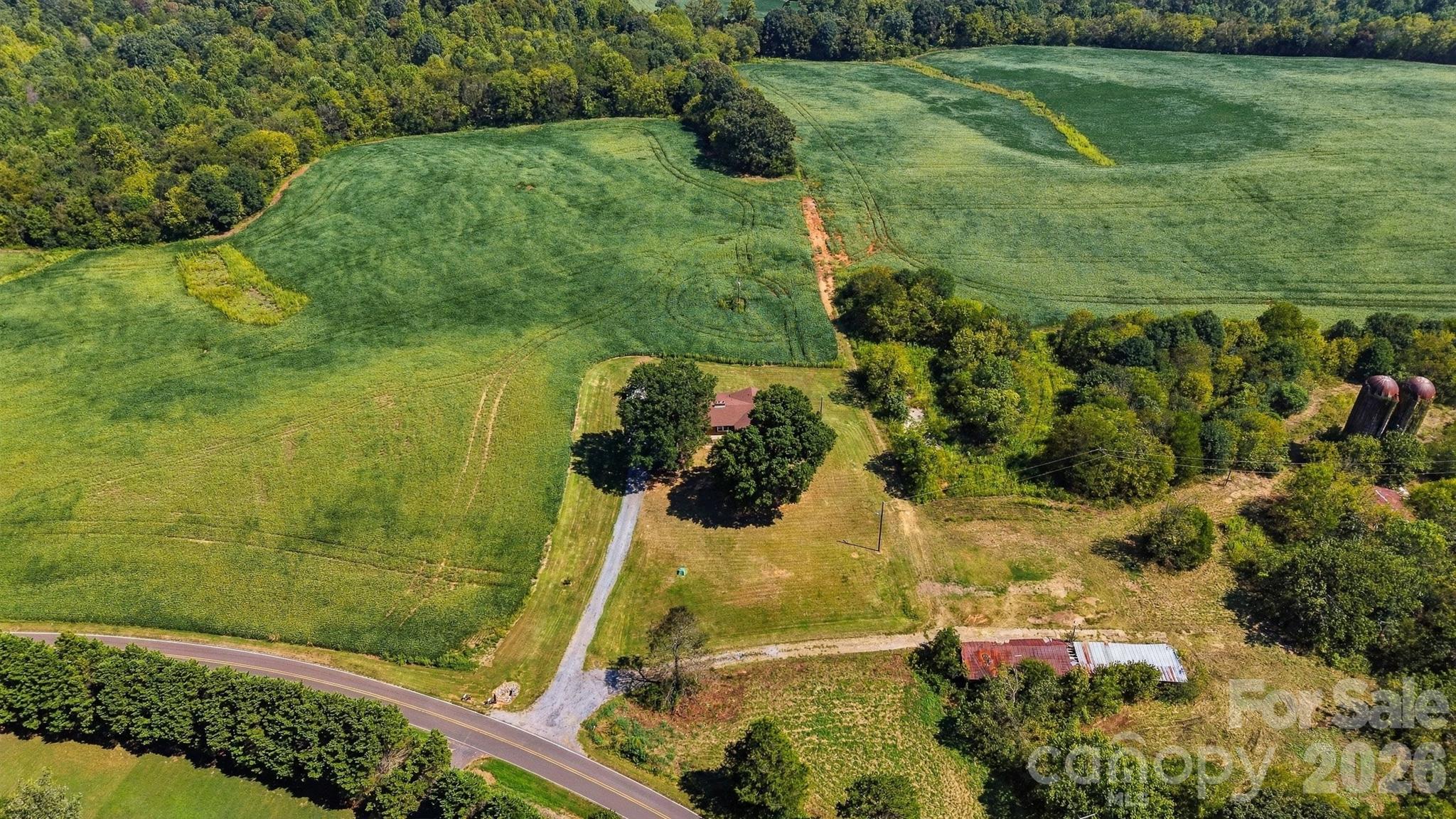 main property photo 41