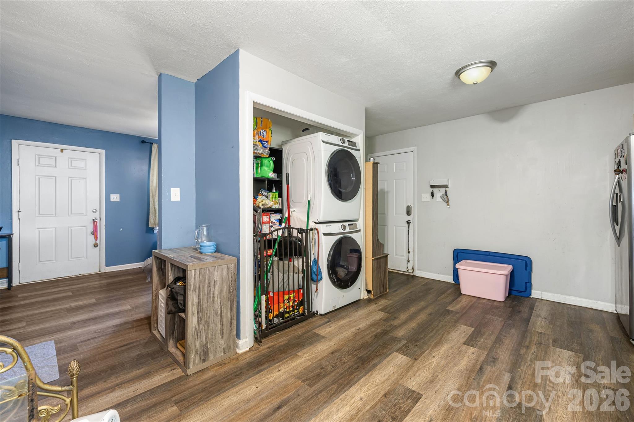 main property photo 8