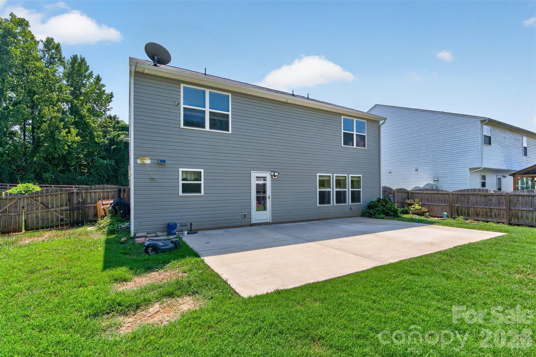 main property photo 41