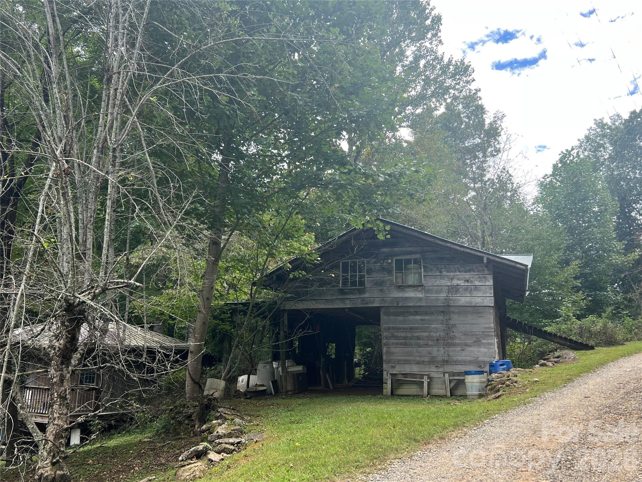 main property photo 24