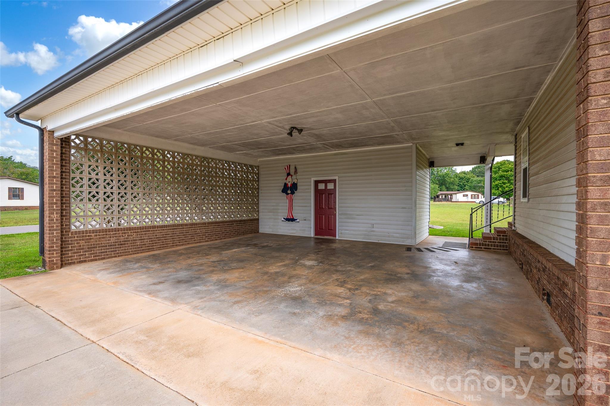 main property photo 31