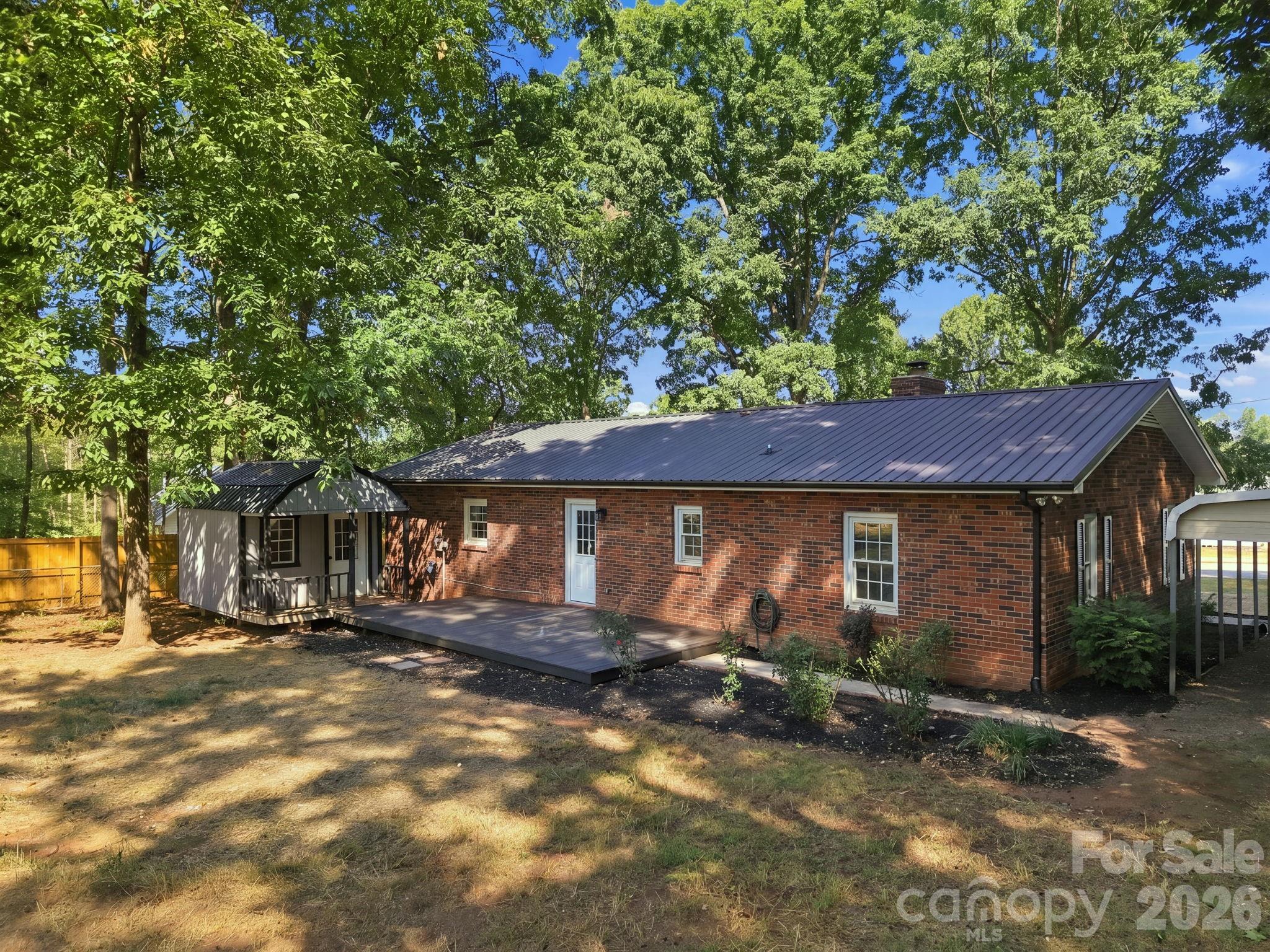 main property photo 33