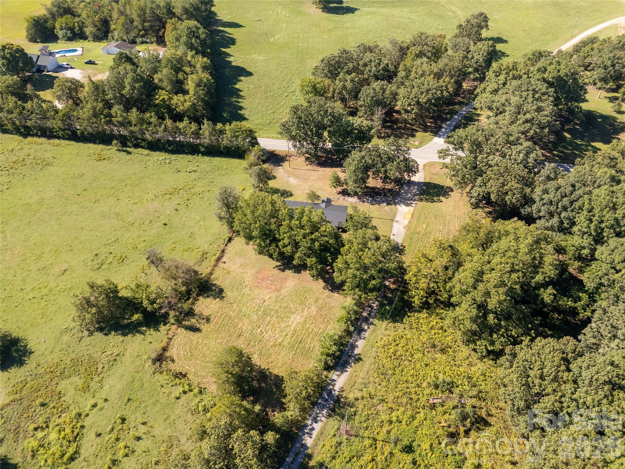 main property photo 41