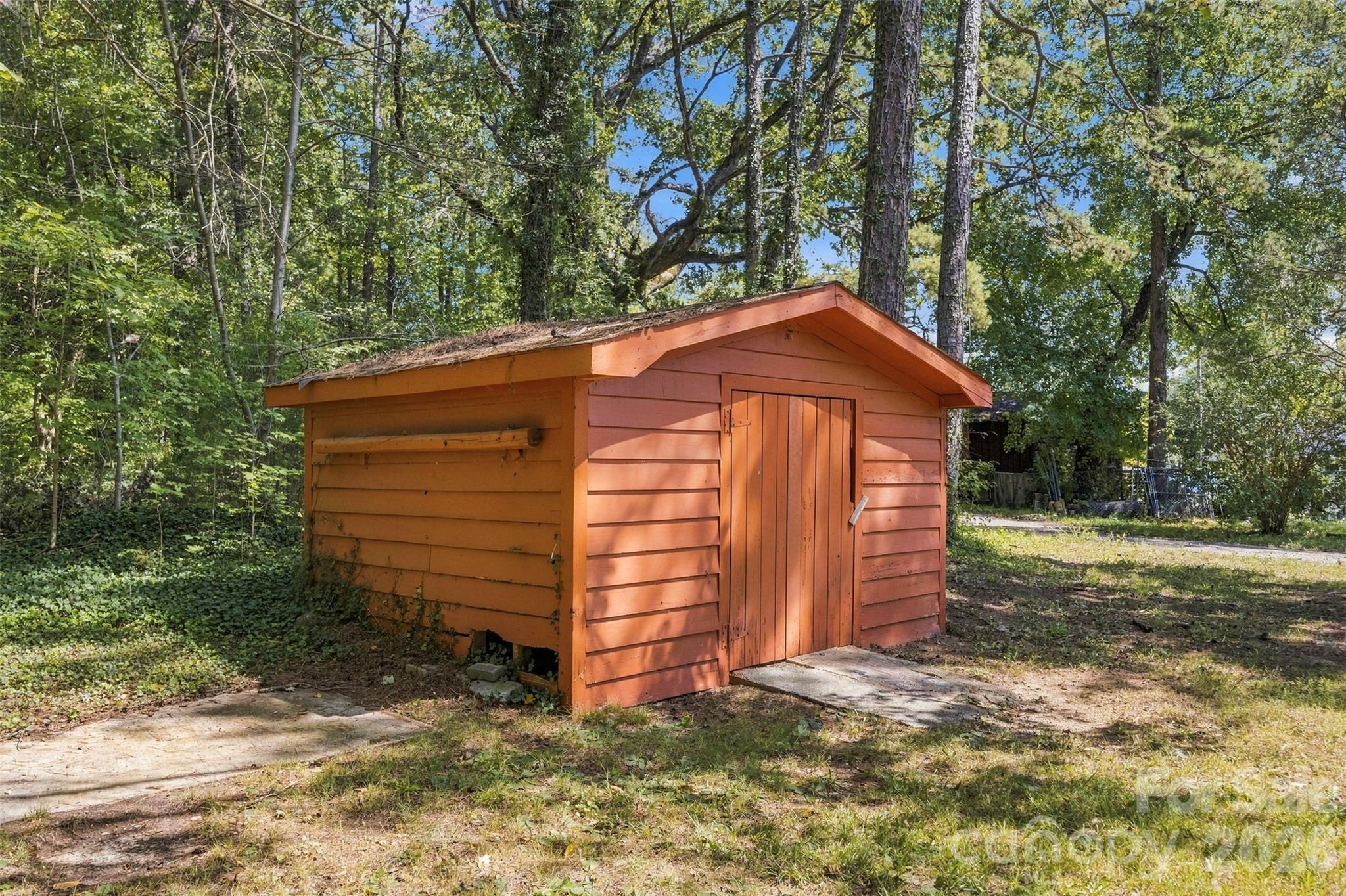 main property photo 37