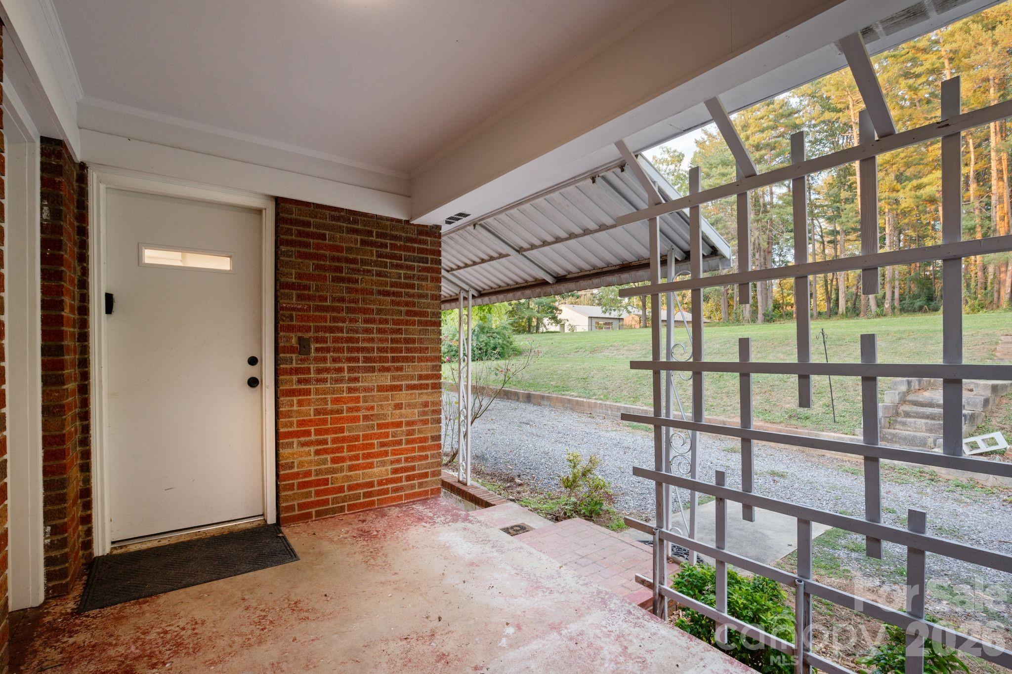 main property photo 30