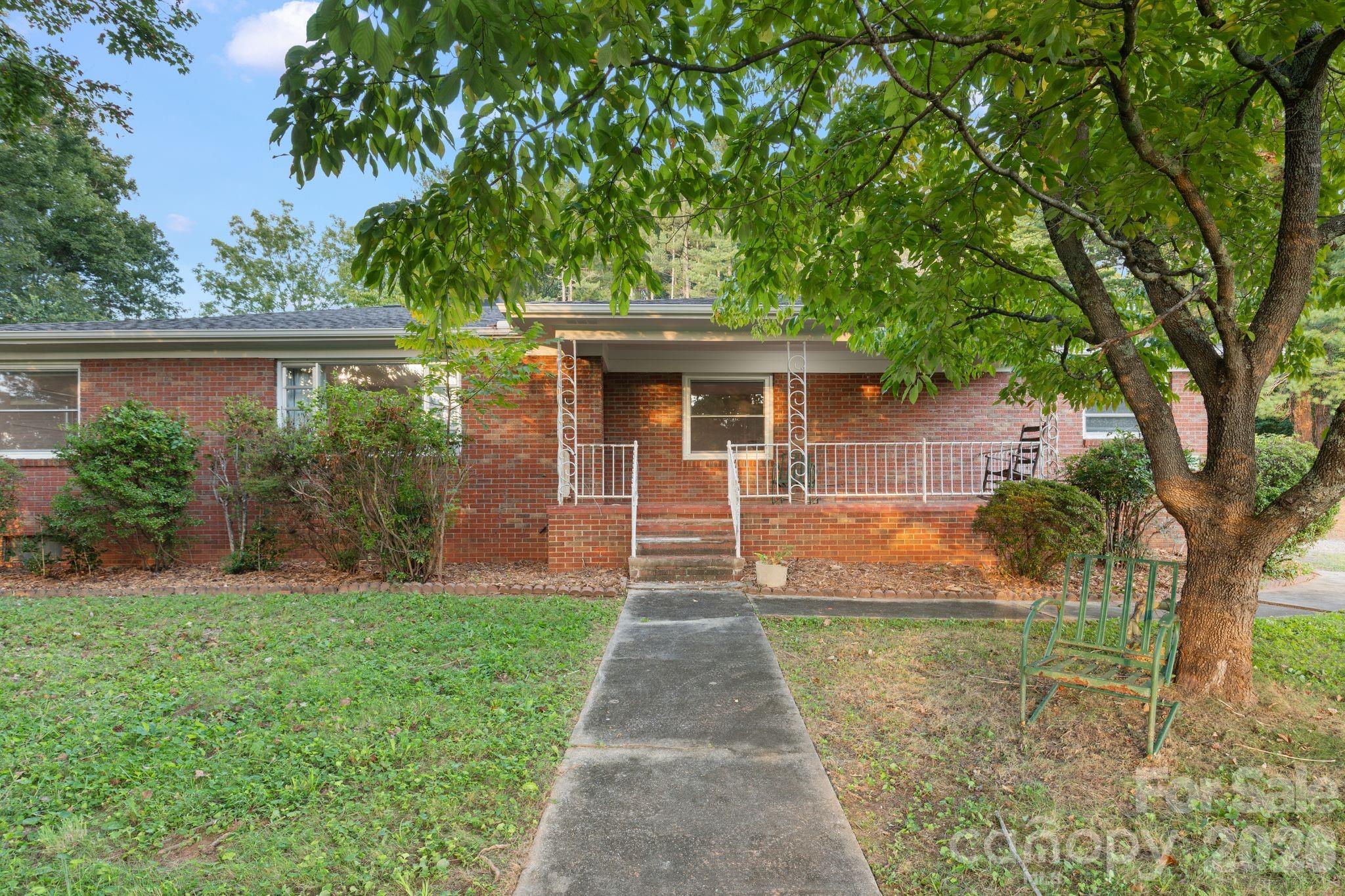 main property photo 9