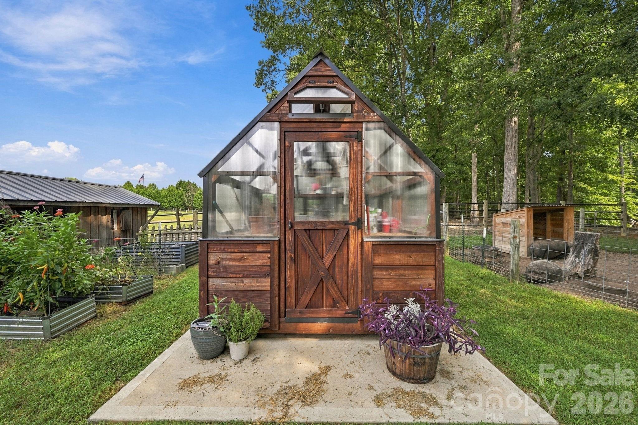 main property photo 17