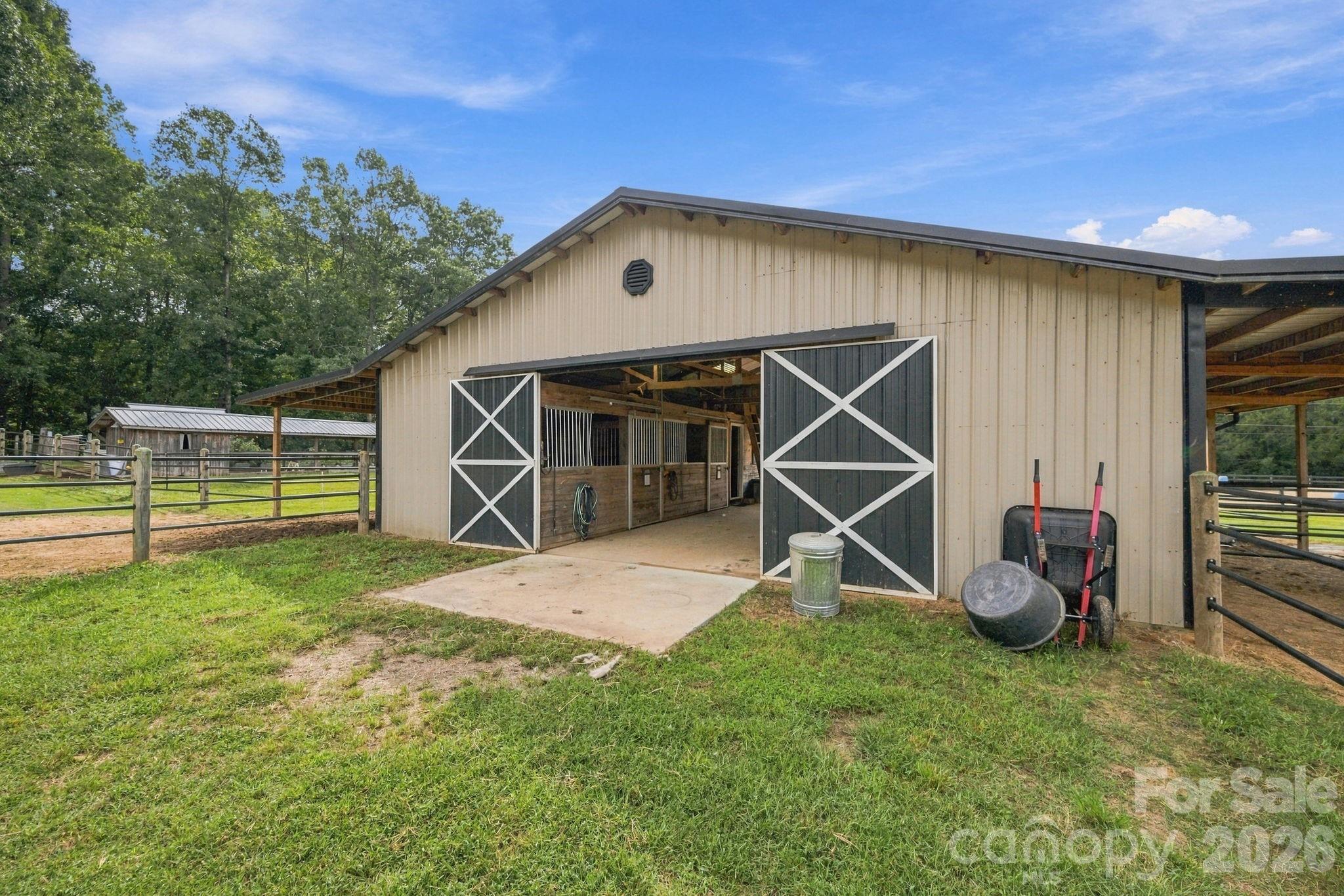 main property photo 8