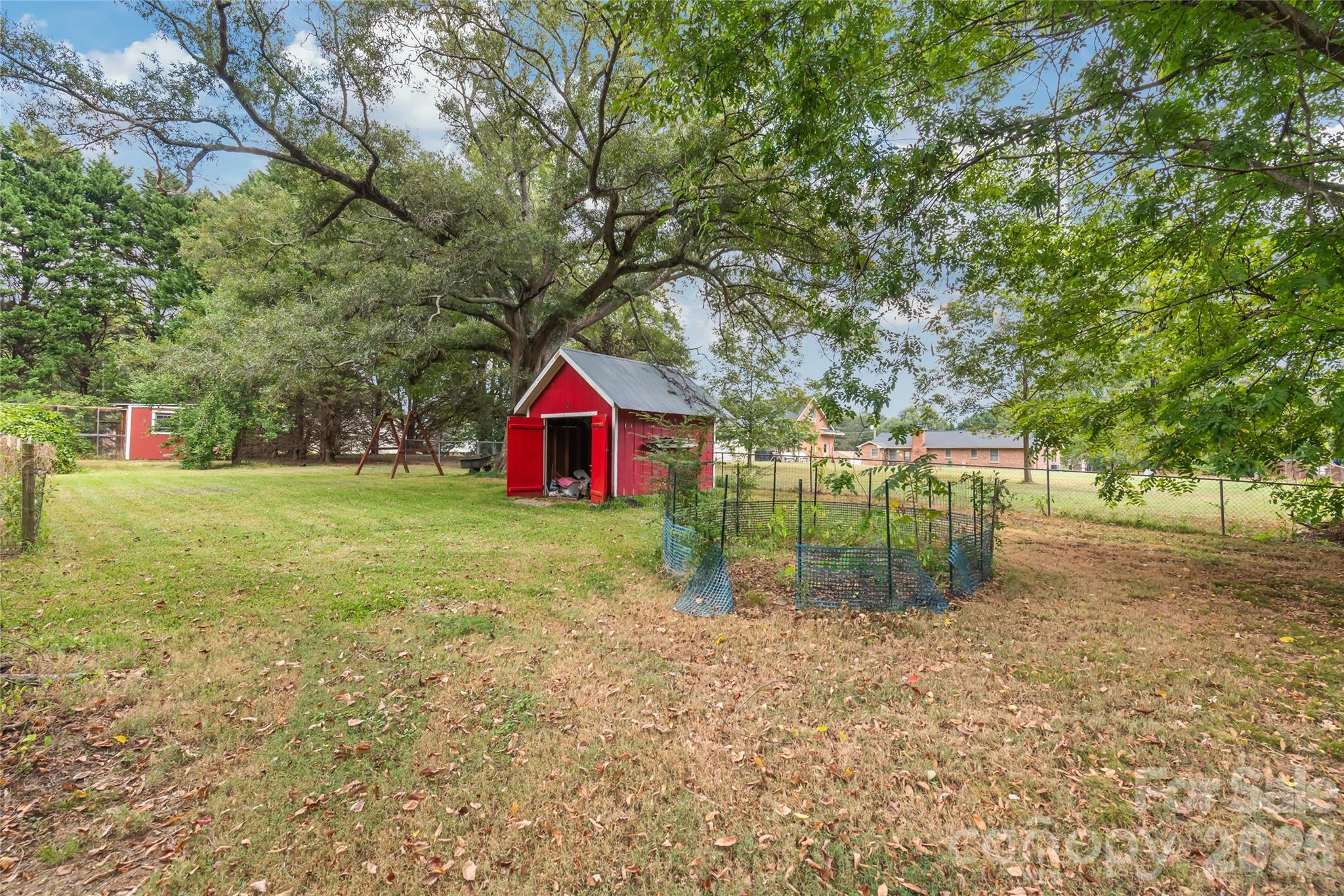 main property photo 37