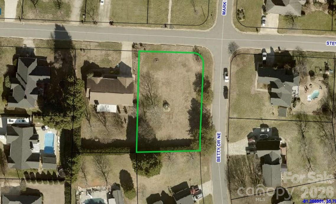 main property photo 11