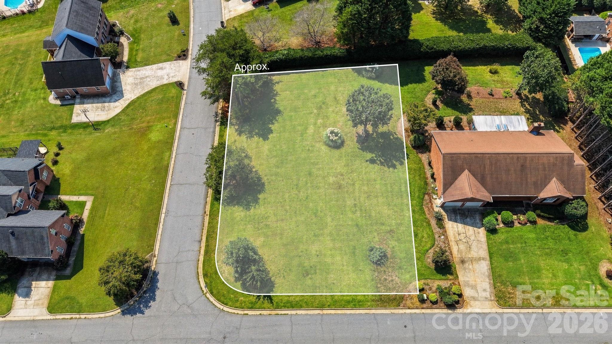 main property photo 7