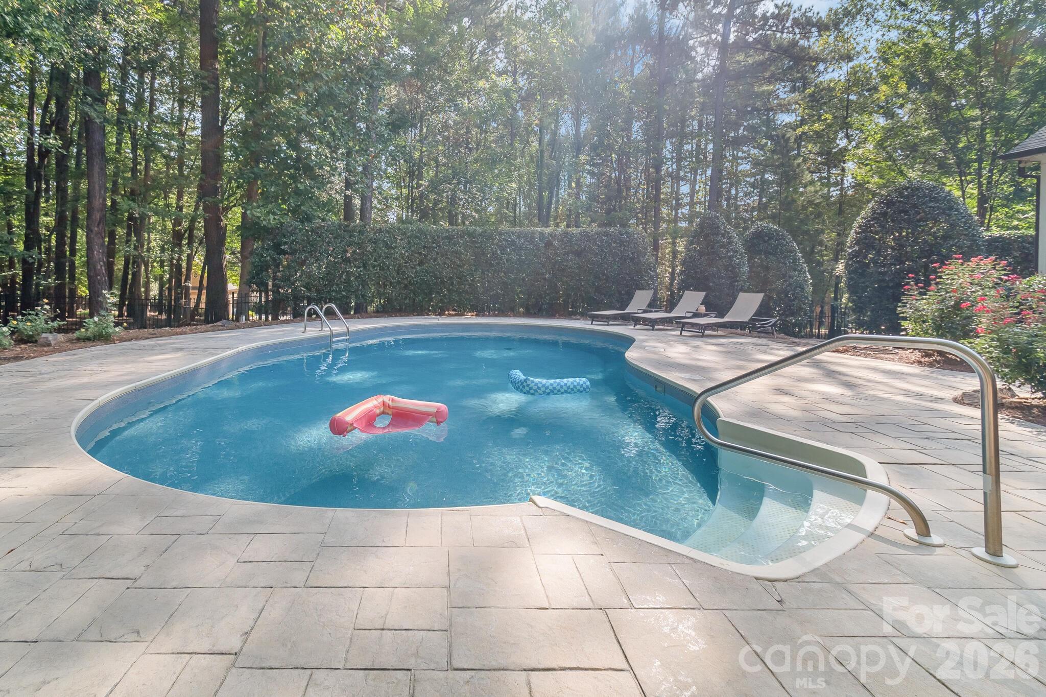 main property photo 31