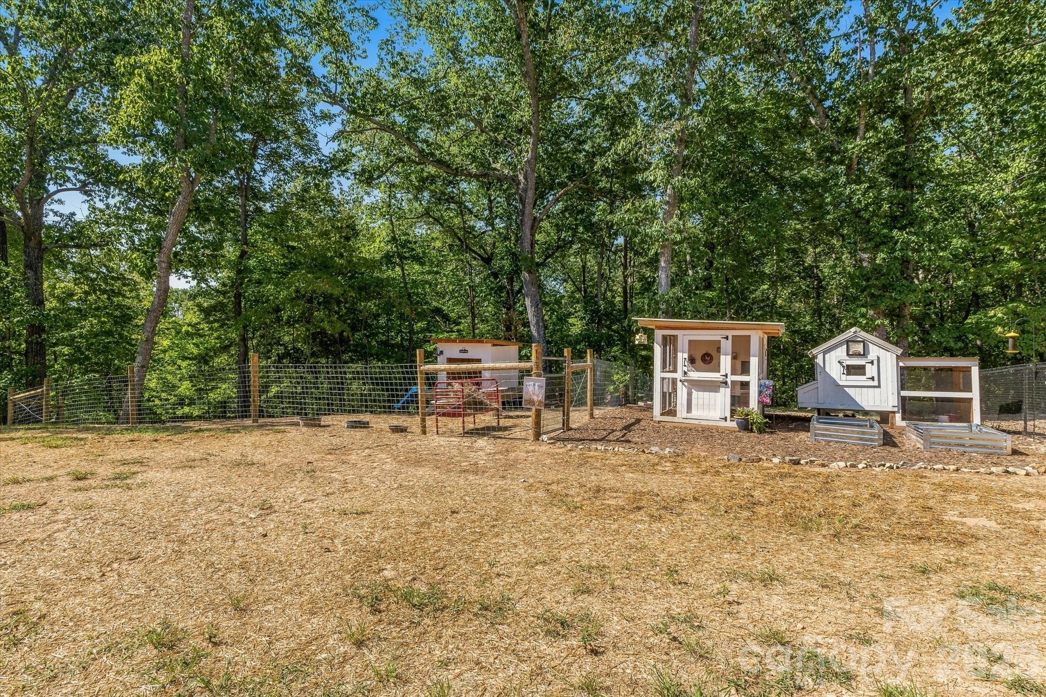 main property photo 40