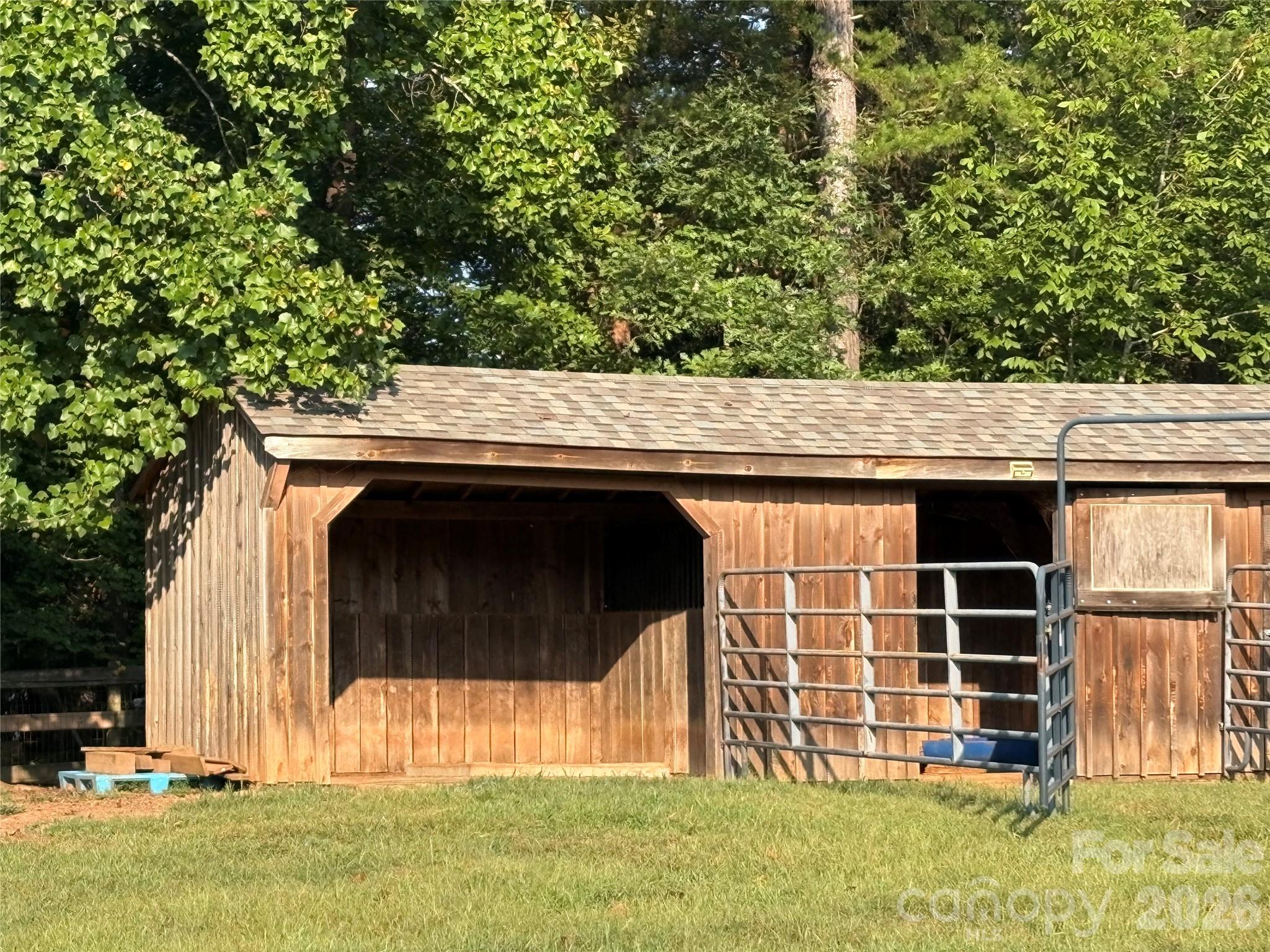 main property photo 7