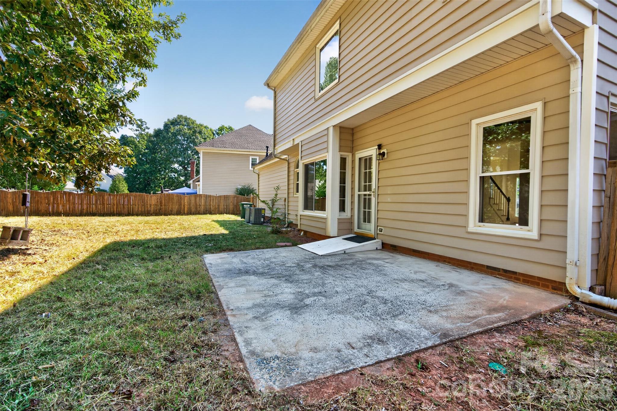 main property photo 40