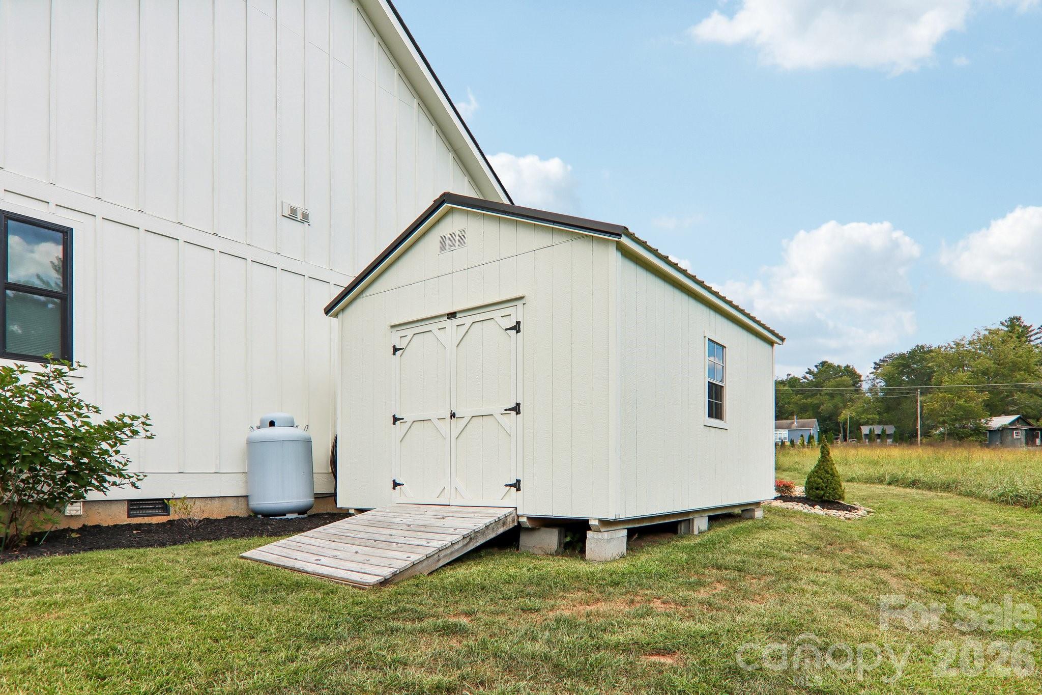 main property photo 38