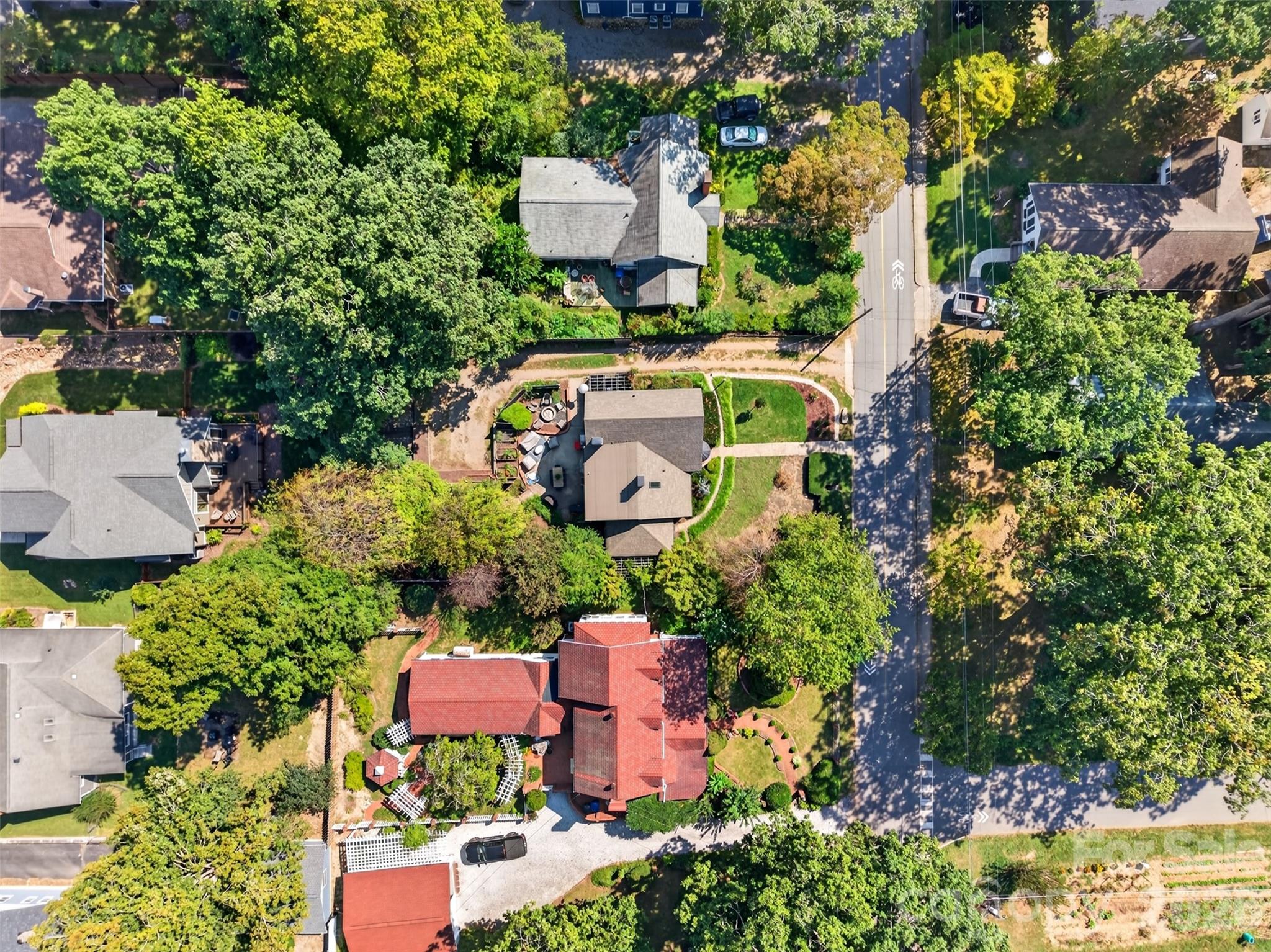 main property photo 40