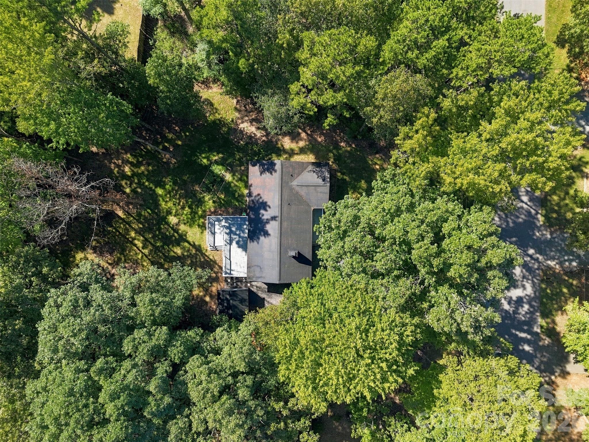 main property photo 32