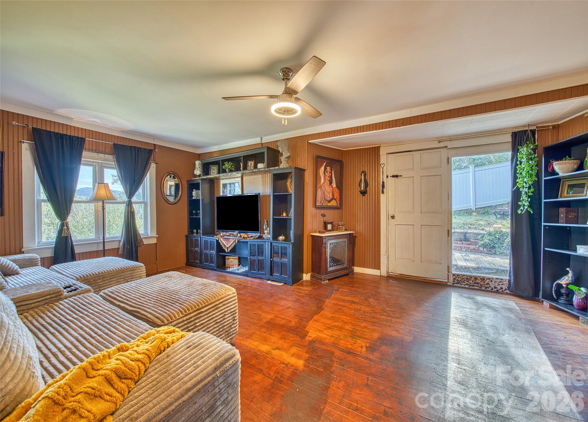 main property photo 7