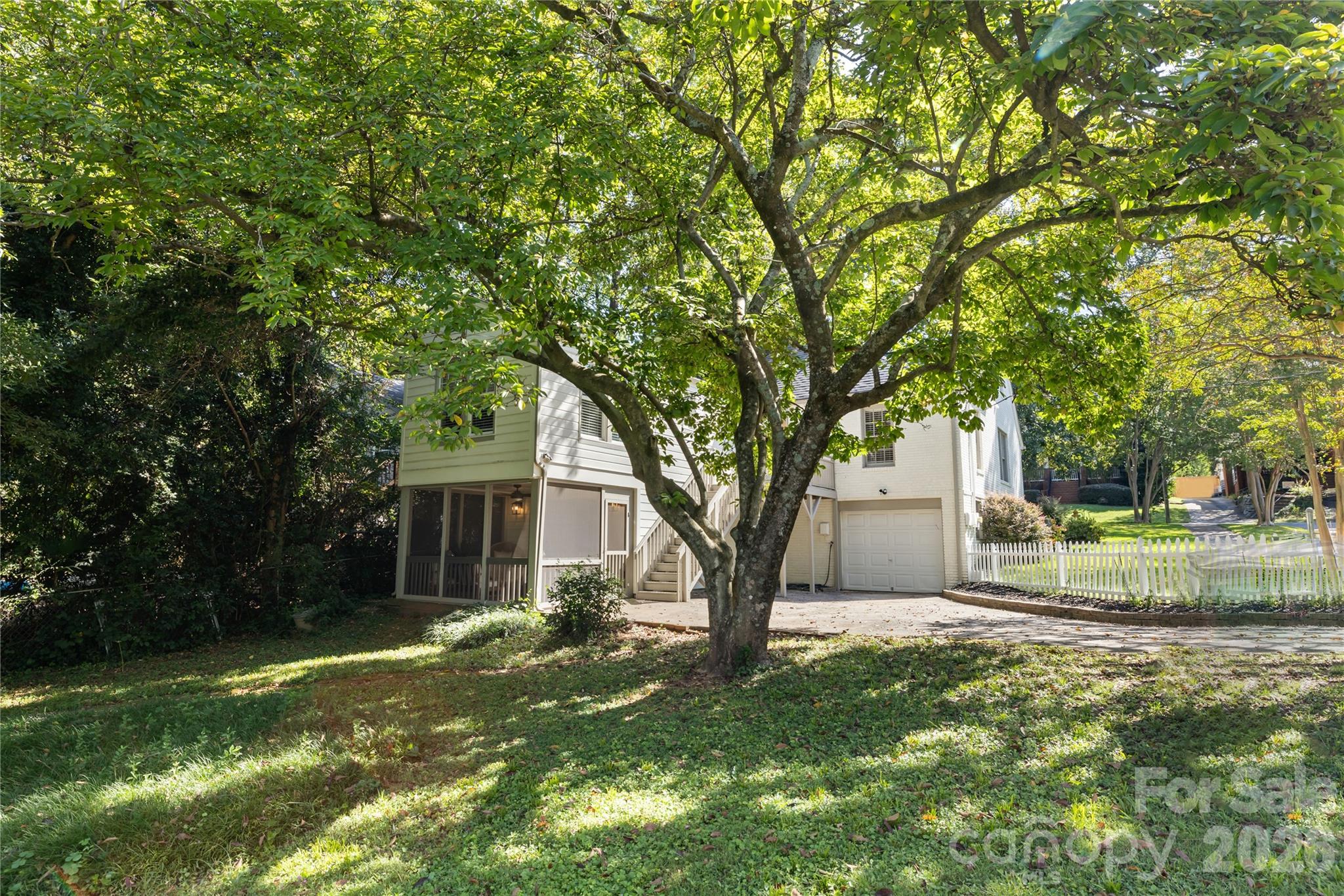 main property photo 32