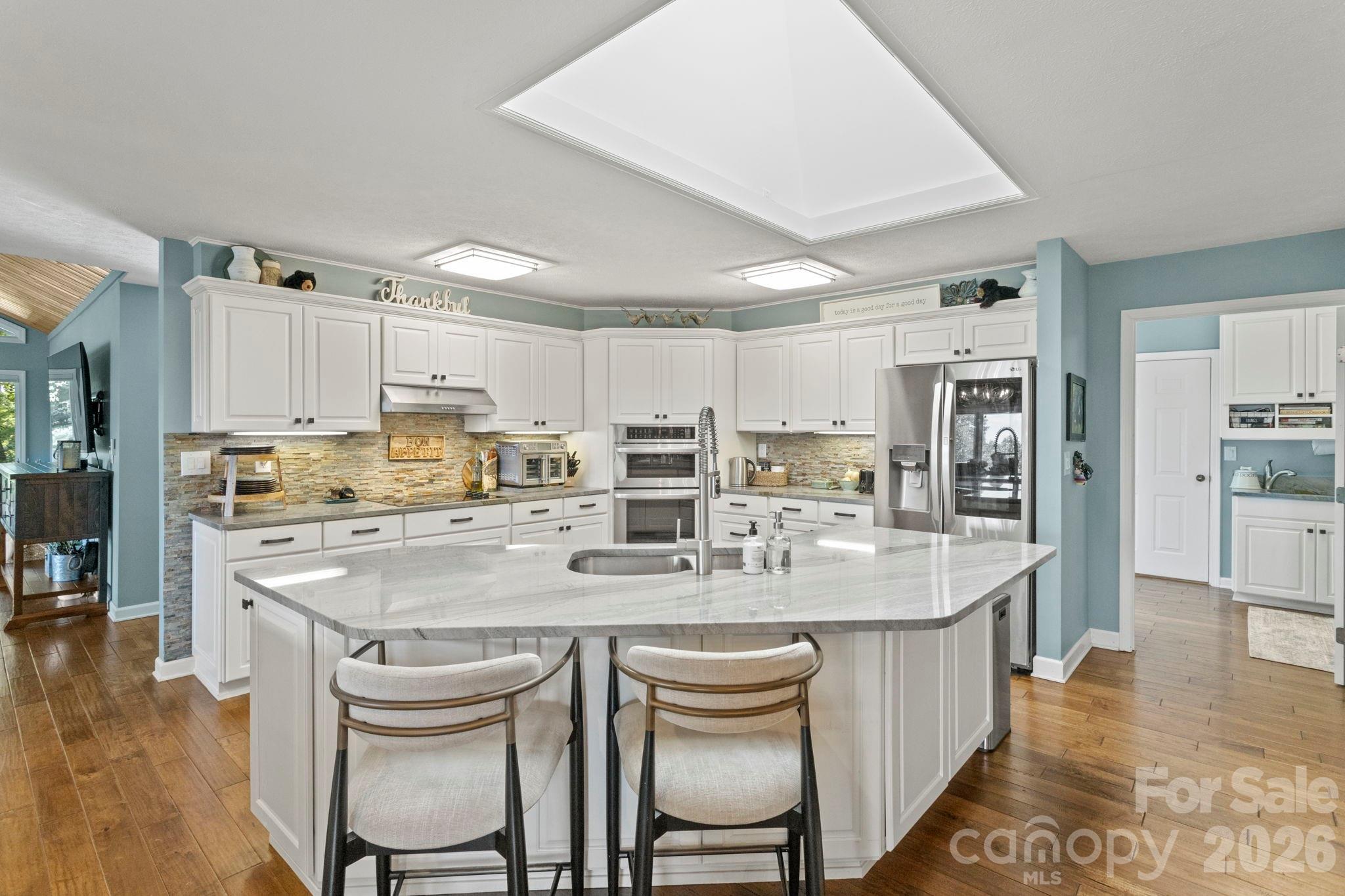 main property photo 14