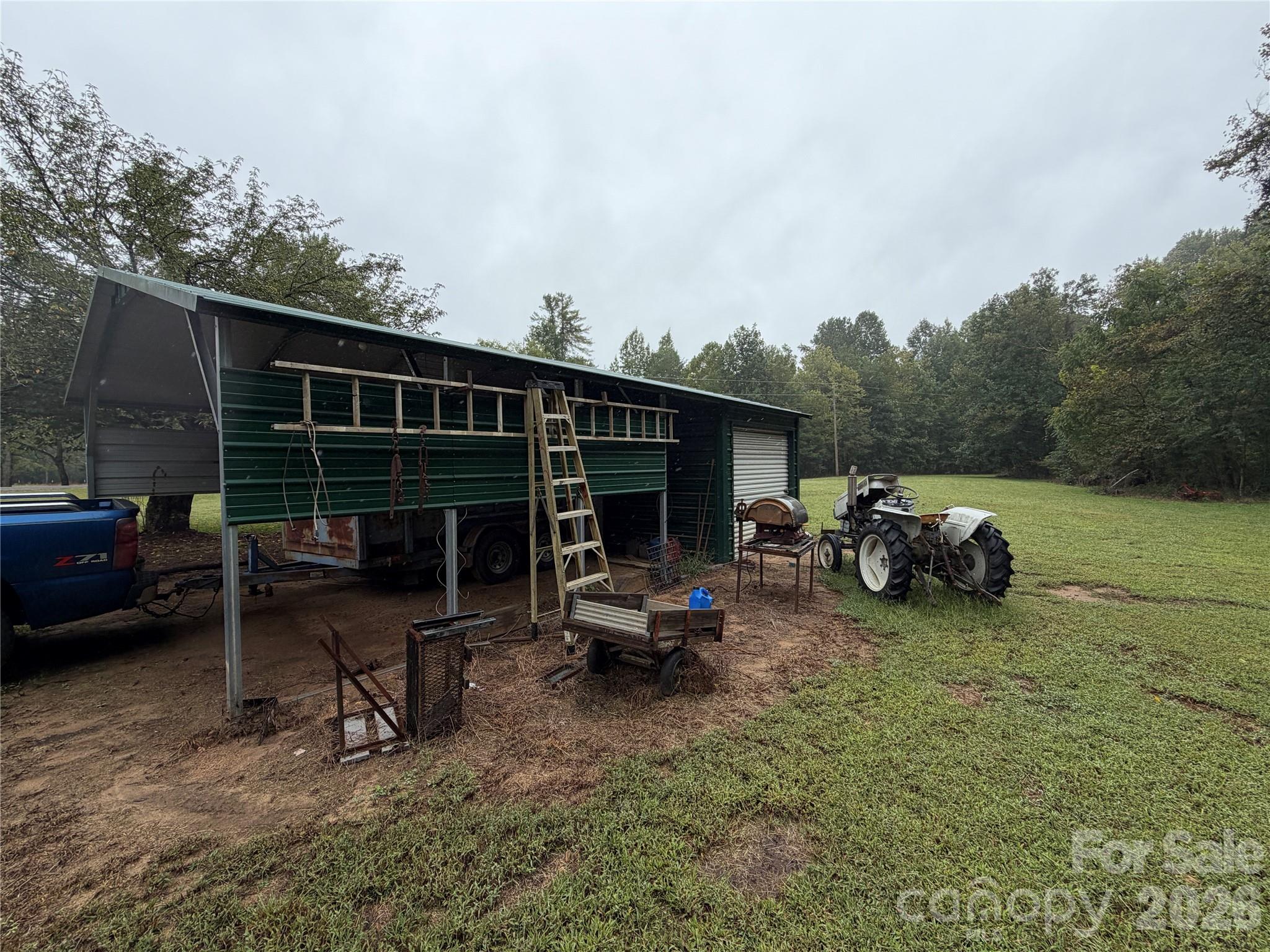 main property photo 6