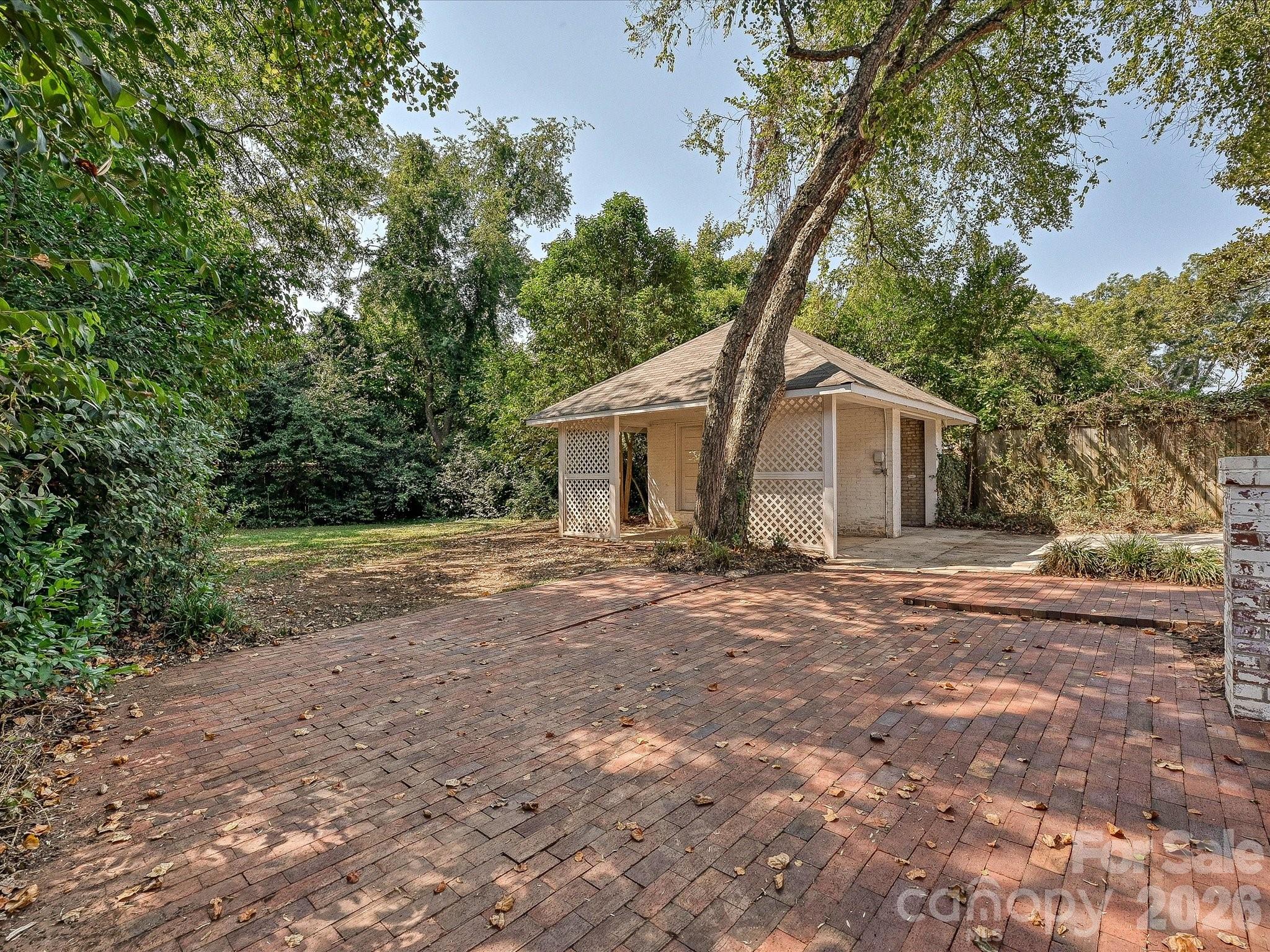 main property photo 31