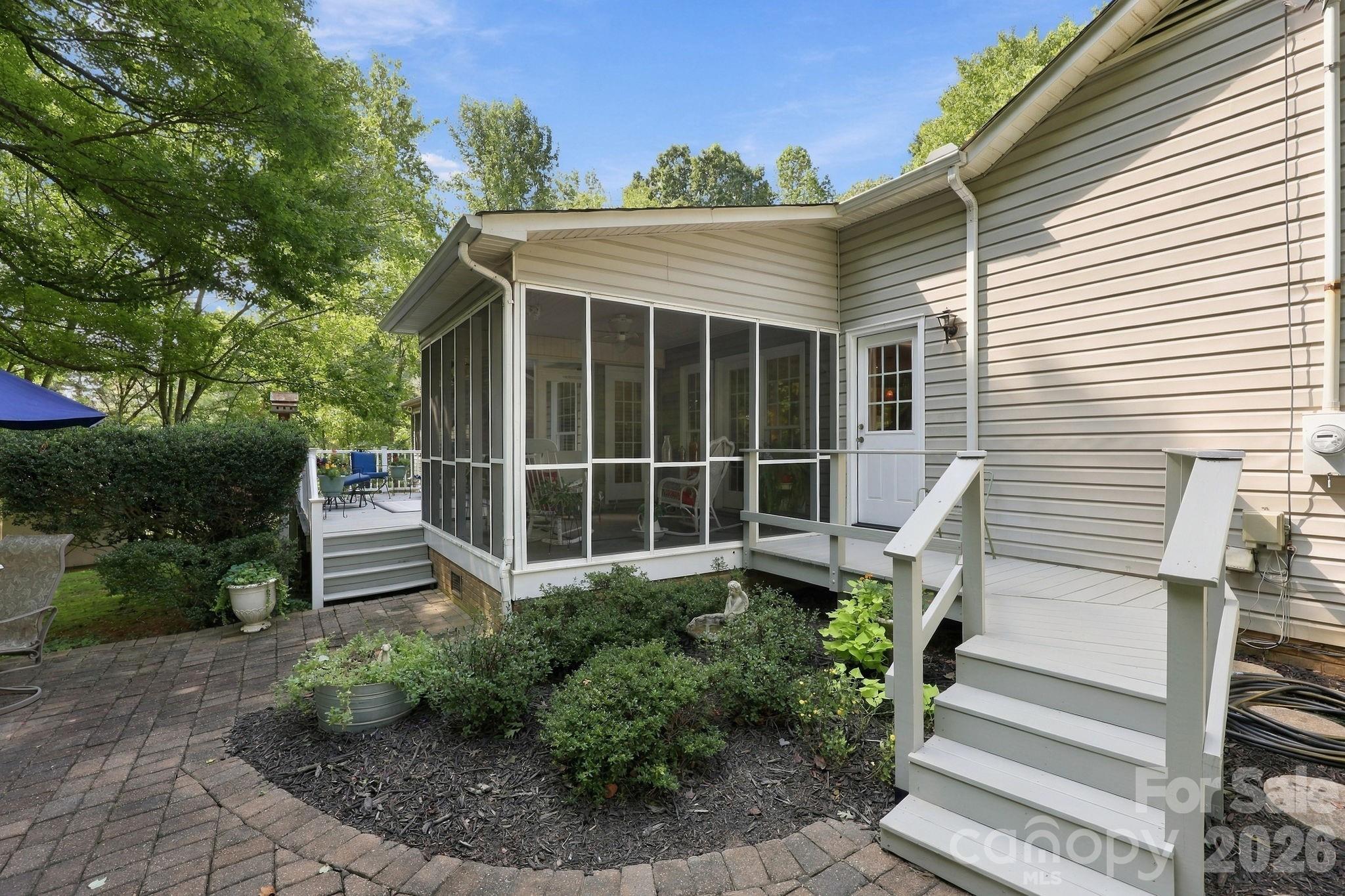 main property photo 38