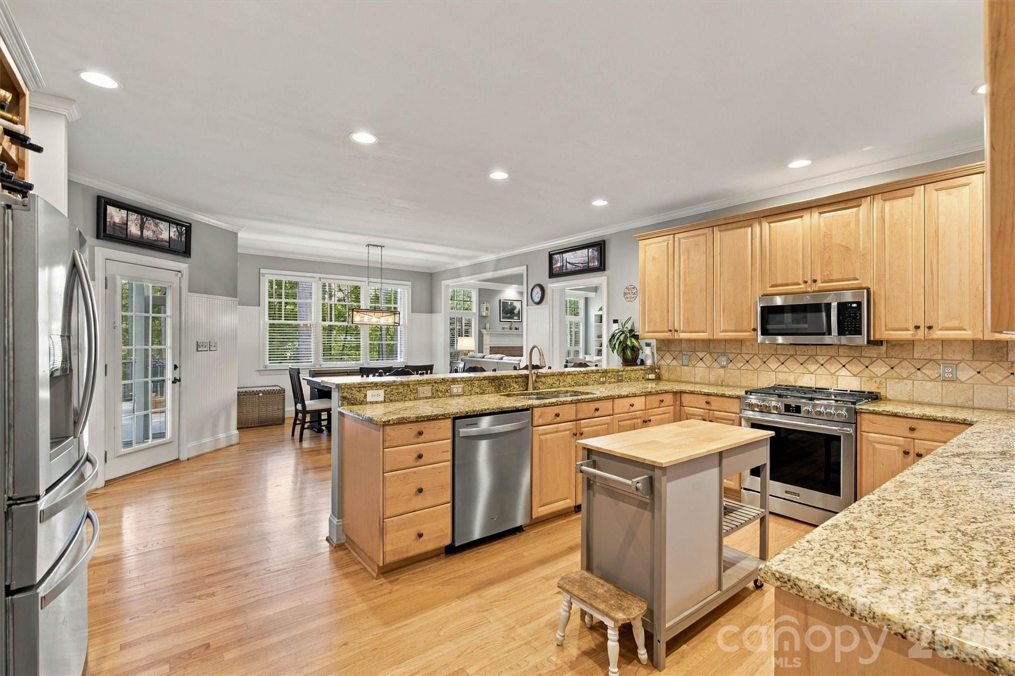 main property photo 11