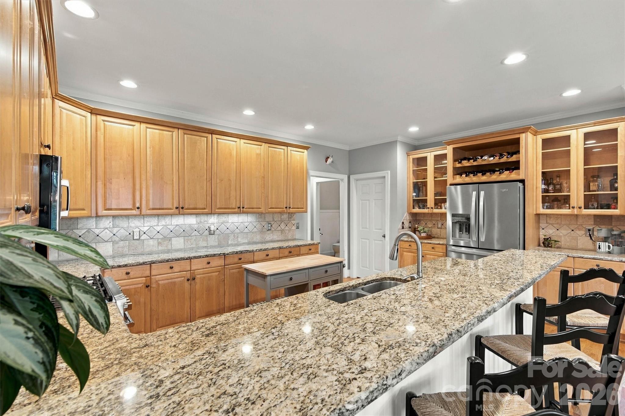 main property photo 13