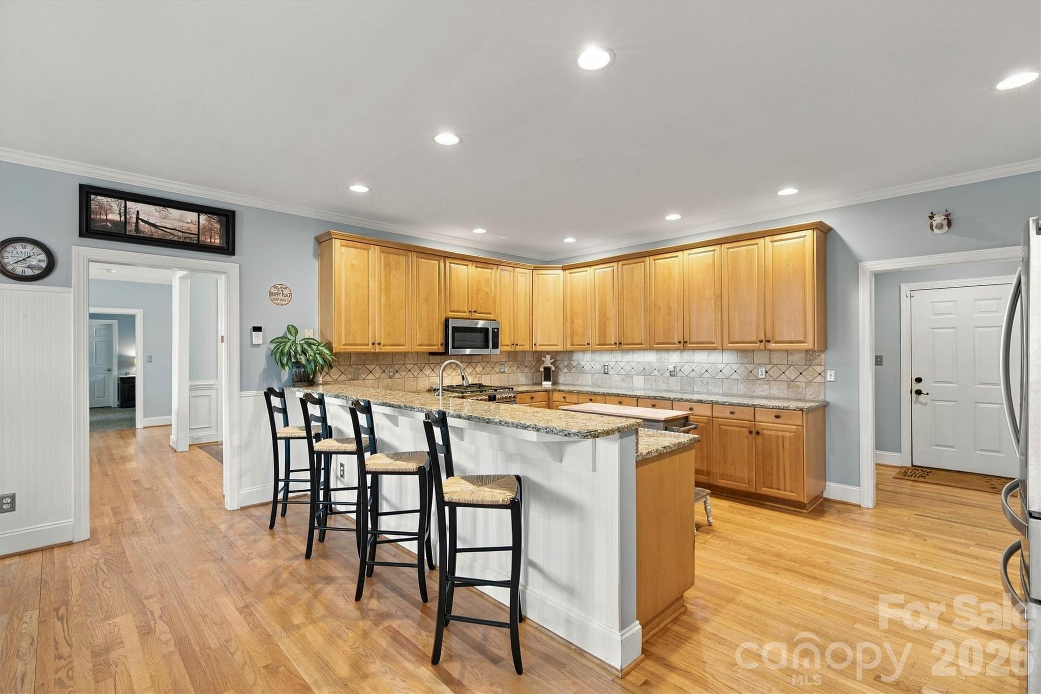 main property photo 9