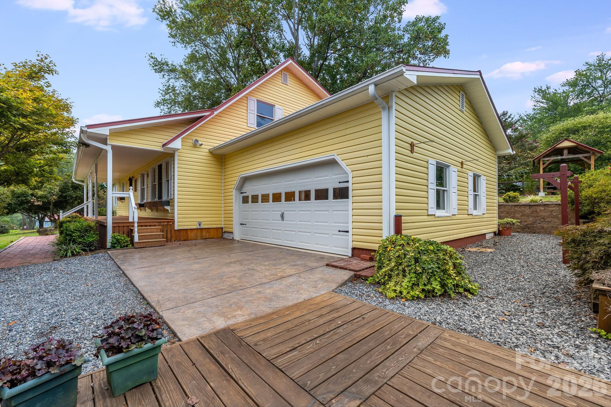 main property photo 36