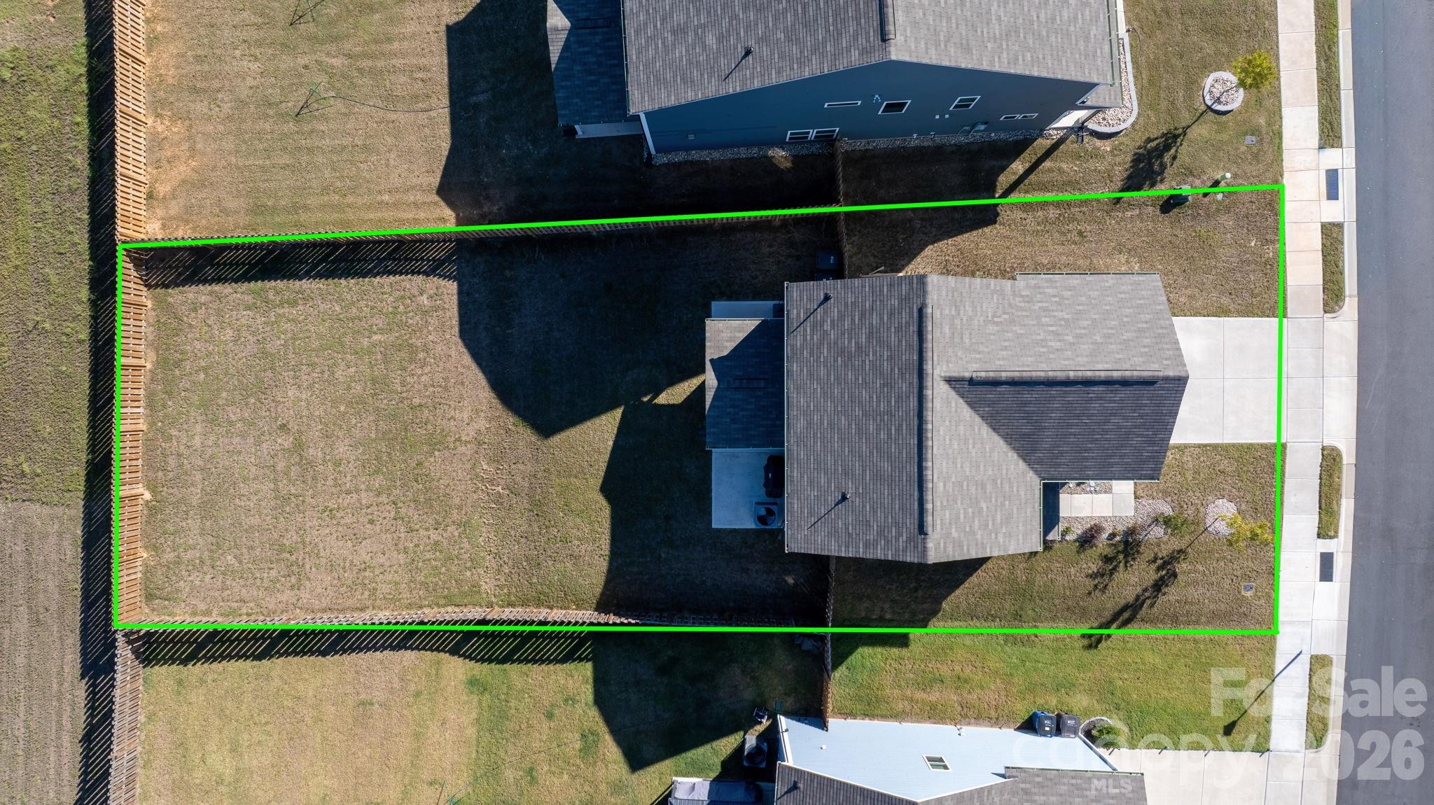 main property photo 28