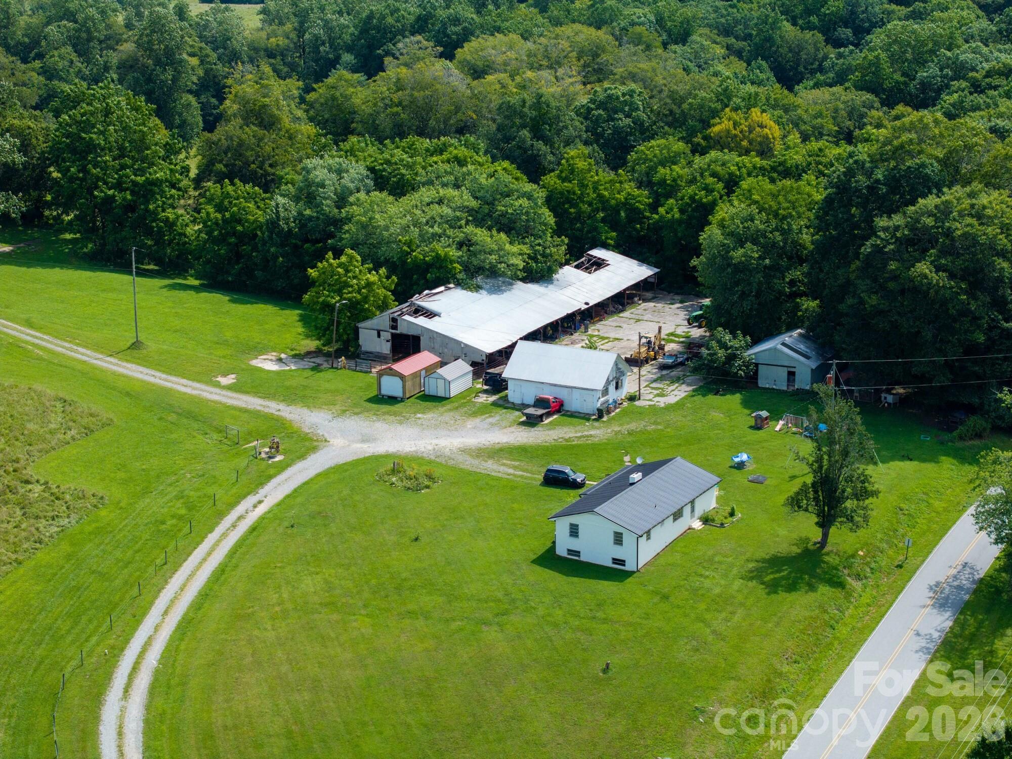 main property photo 9