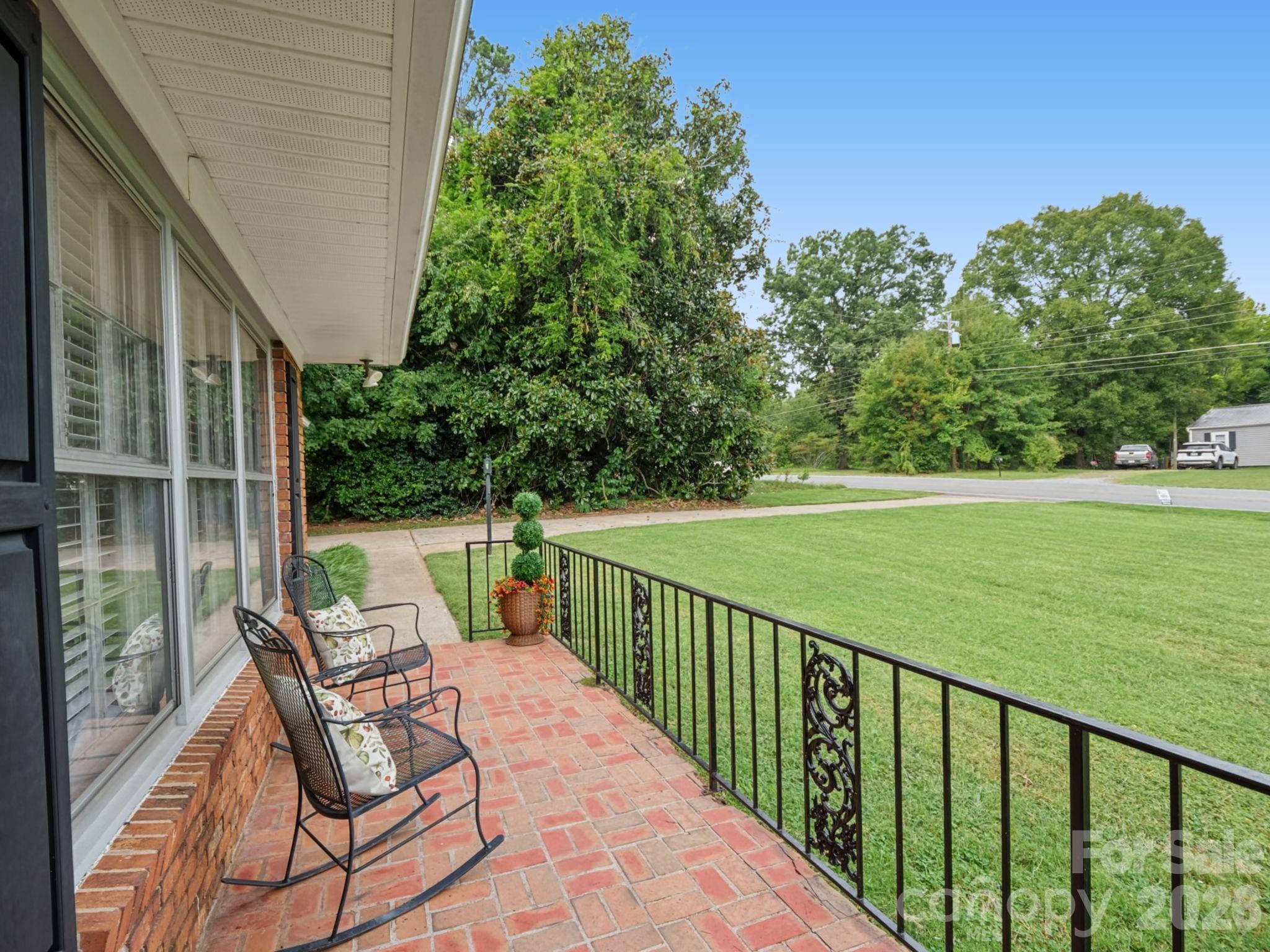 main property photo 32