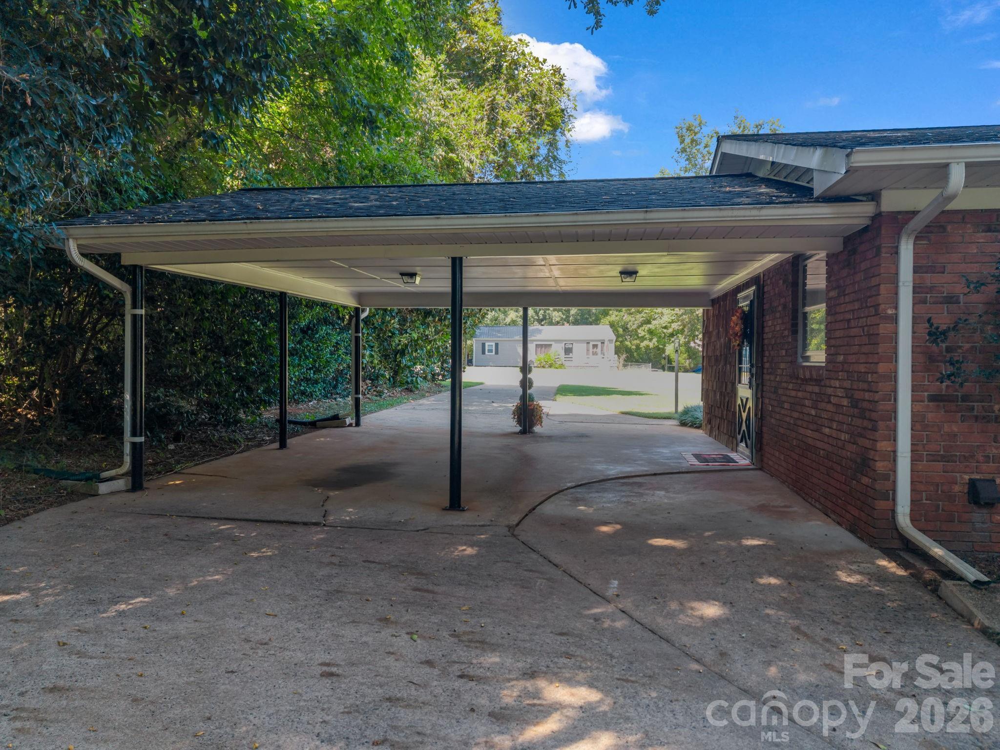 main property photo 39
