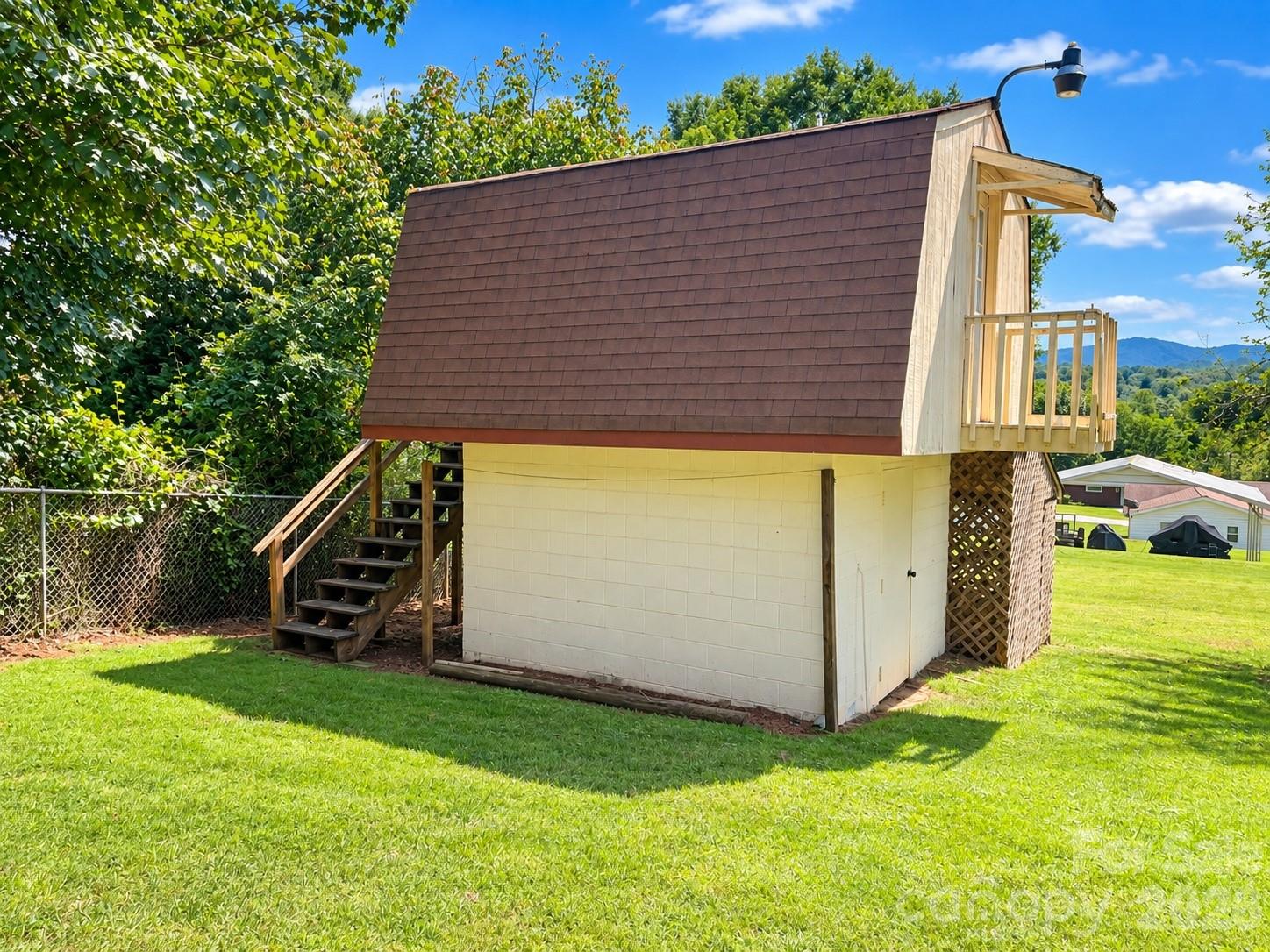 main property photo 25