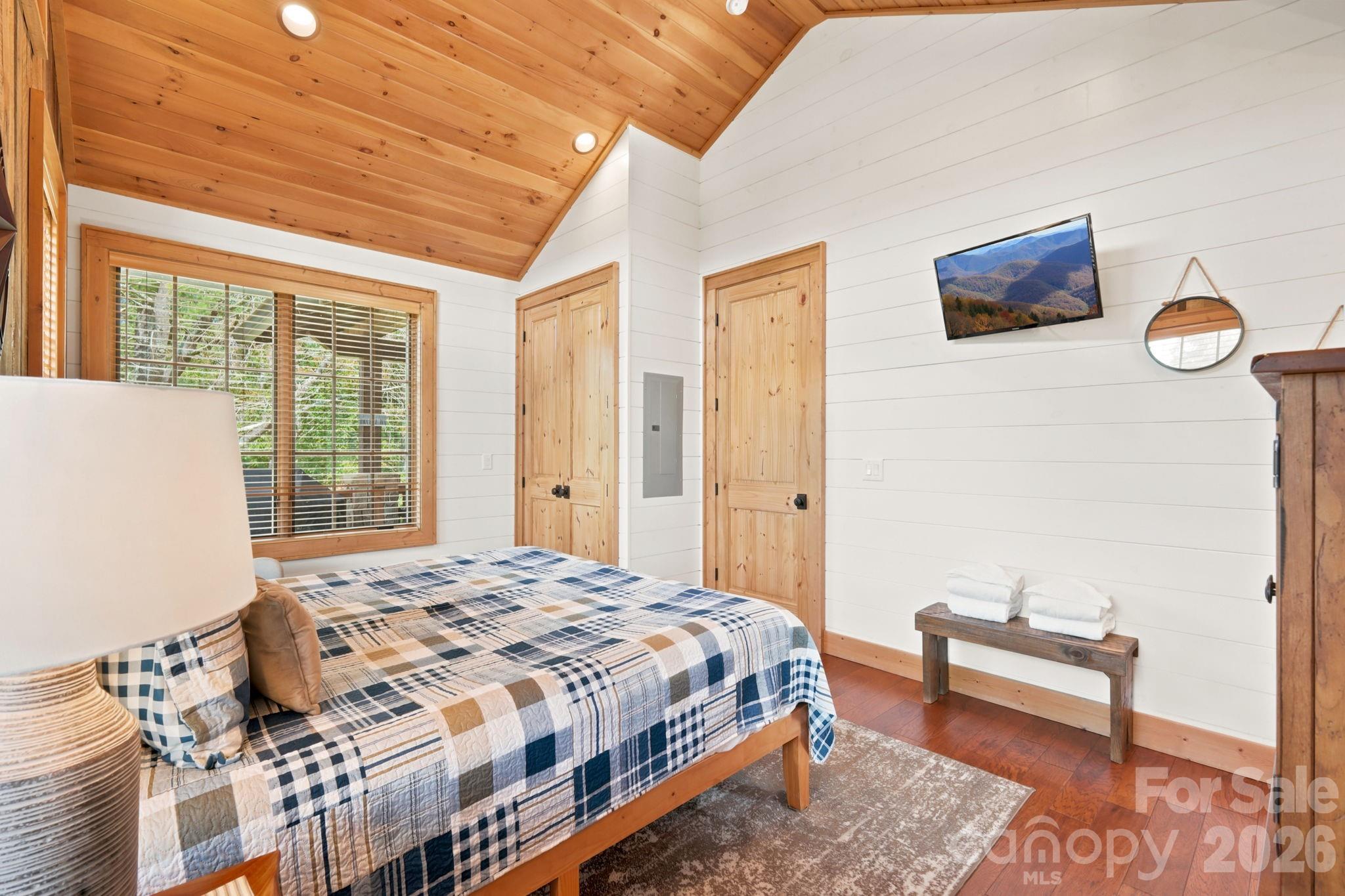 main property photo 29