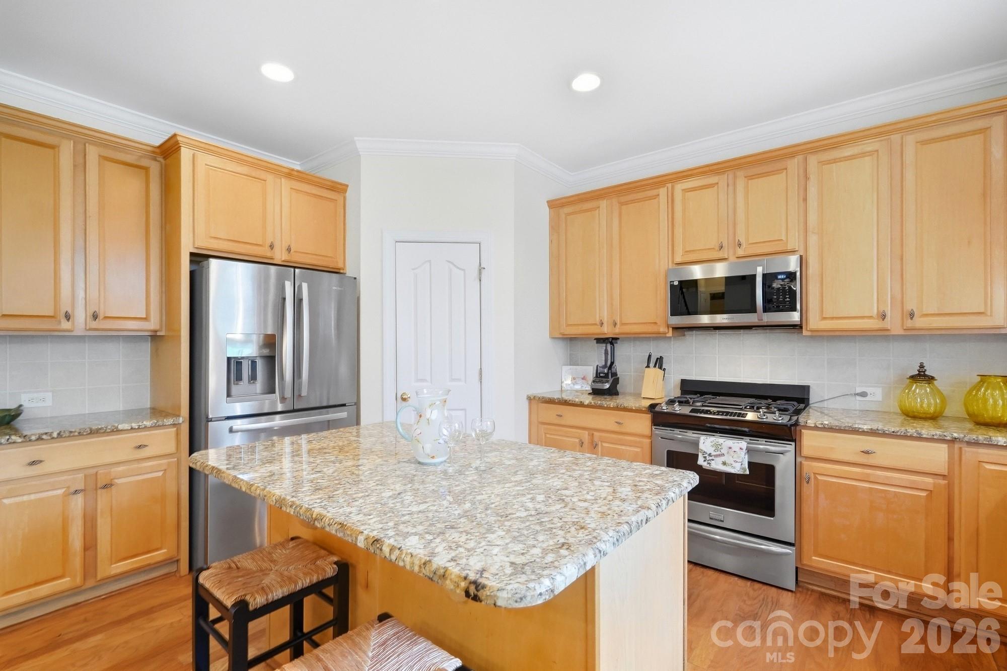 main property photo 17