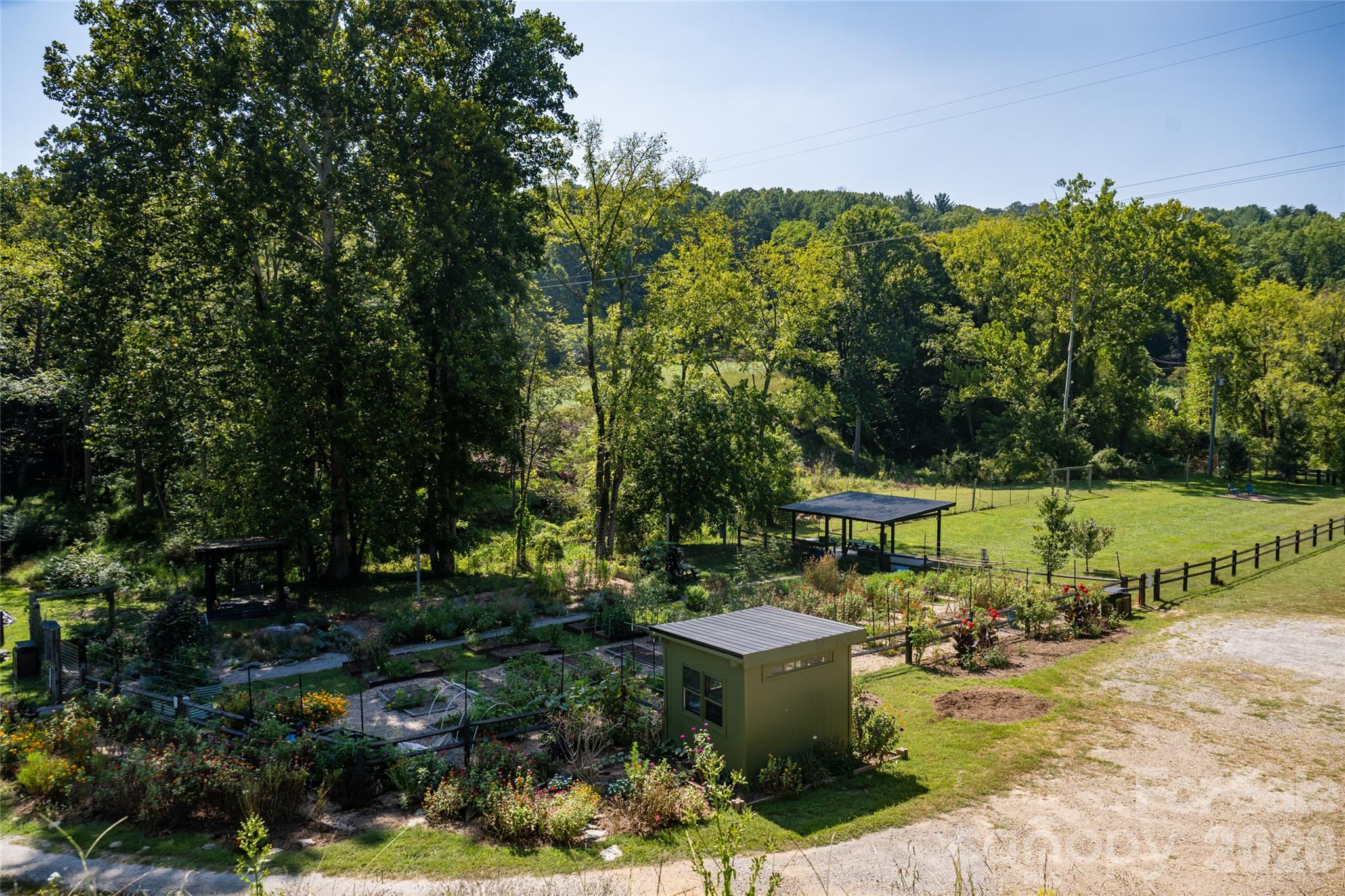 main property photo 38