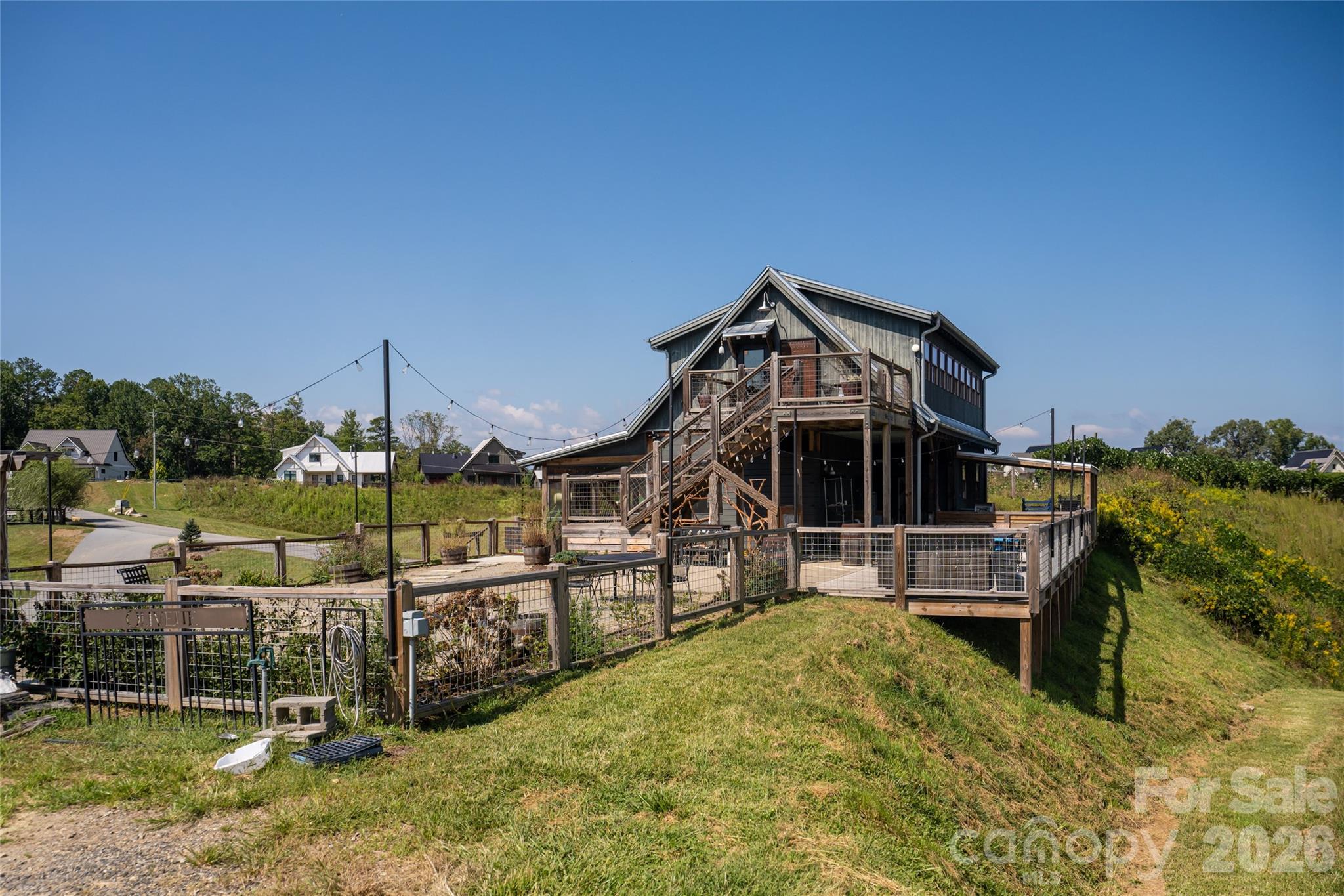 main property photo 40