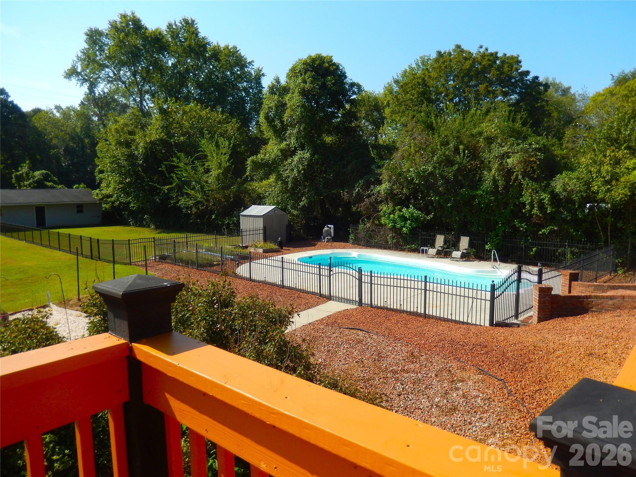 main property photo 34