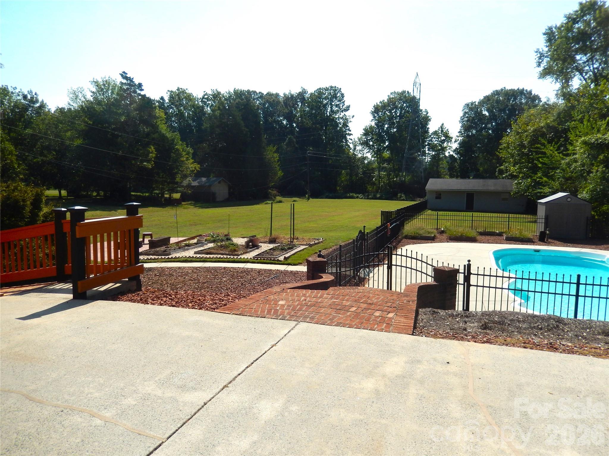 main property photo 35