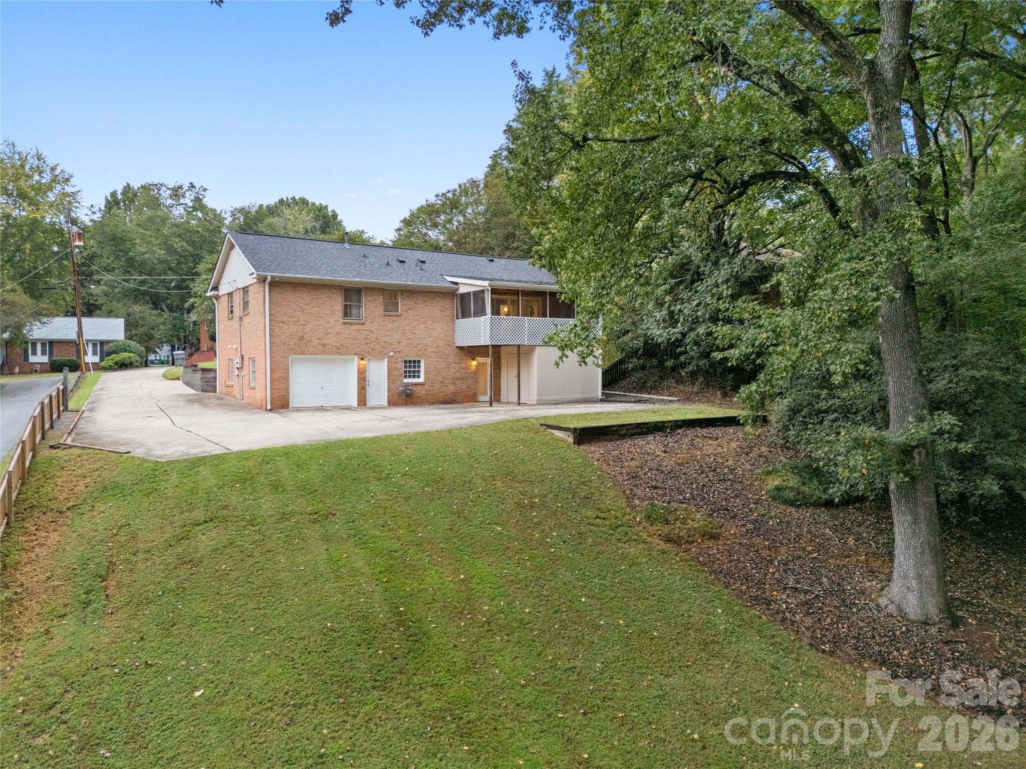 main property photo 25