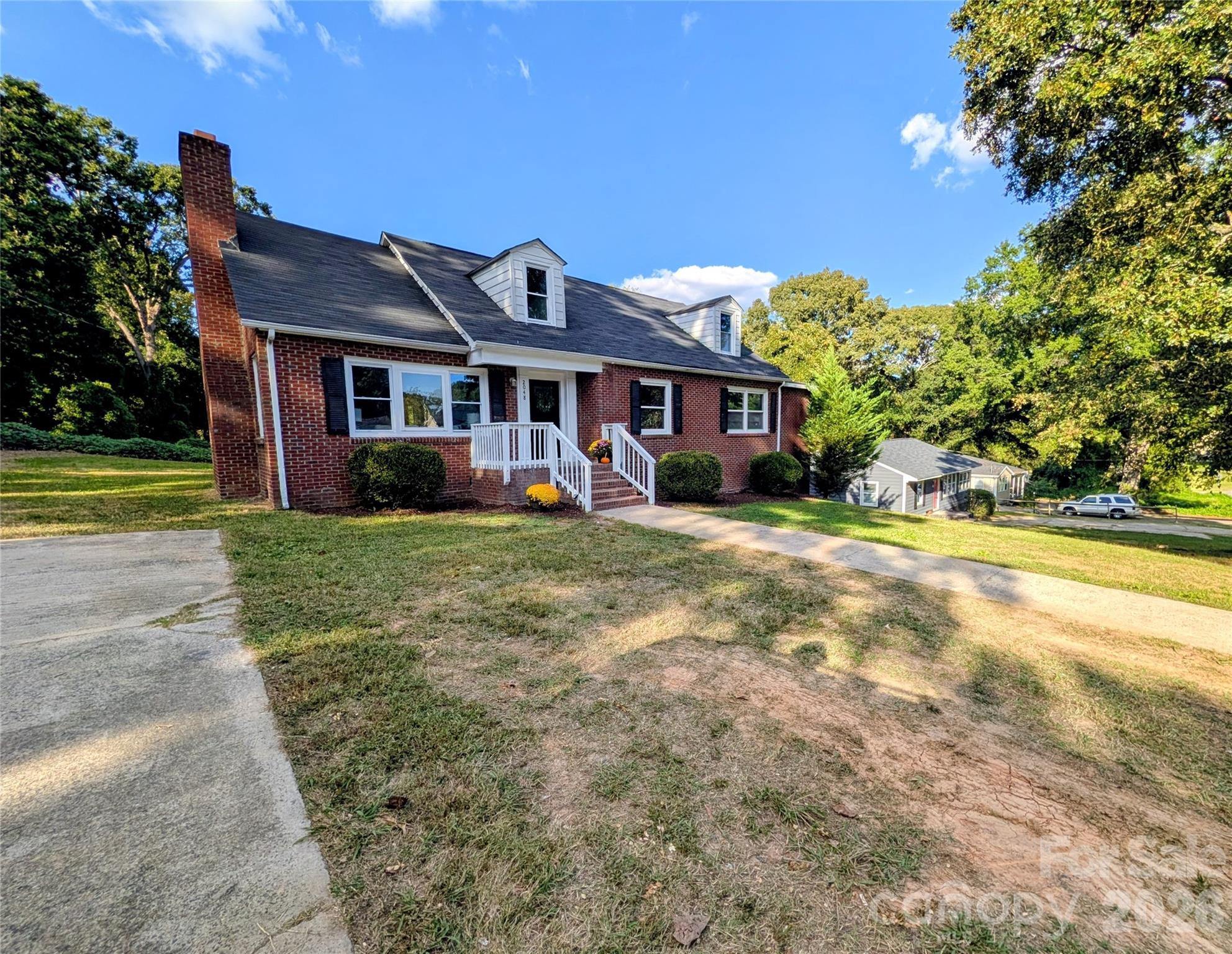 main property photo 2